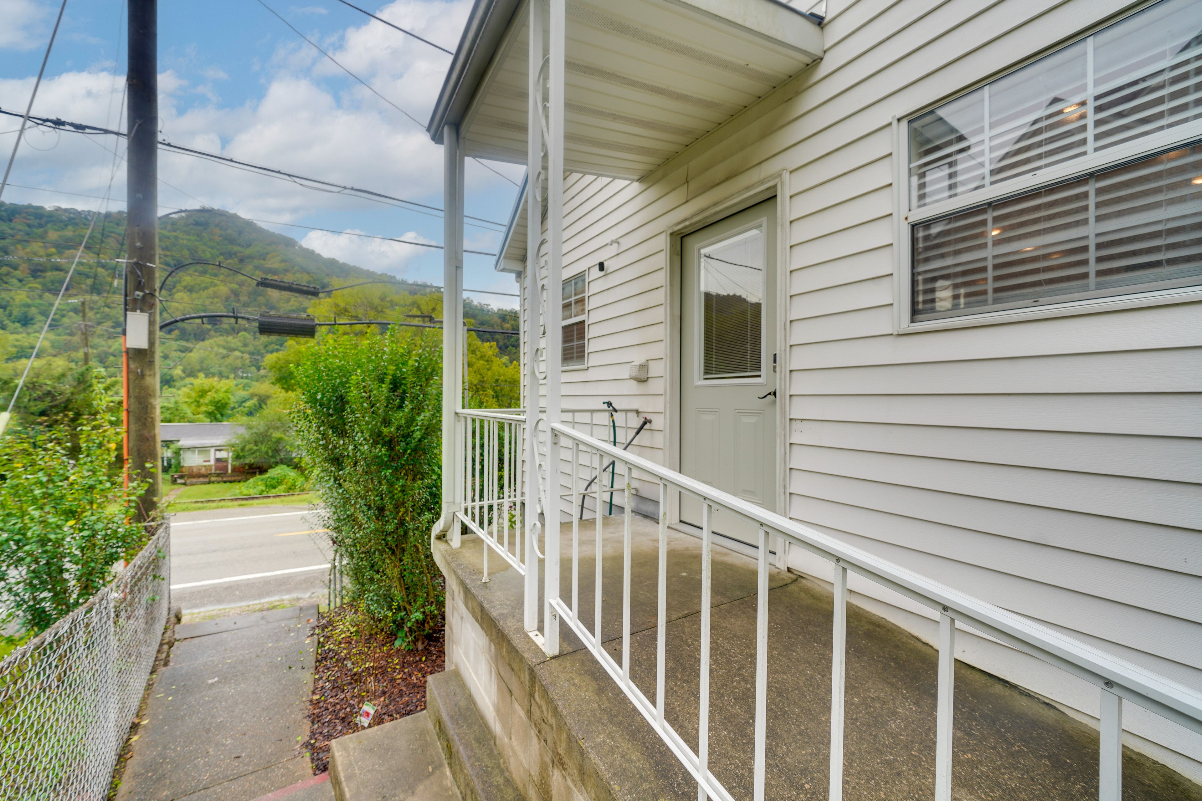 House Exterior | Keyless Entry