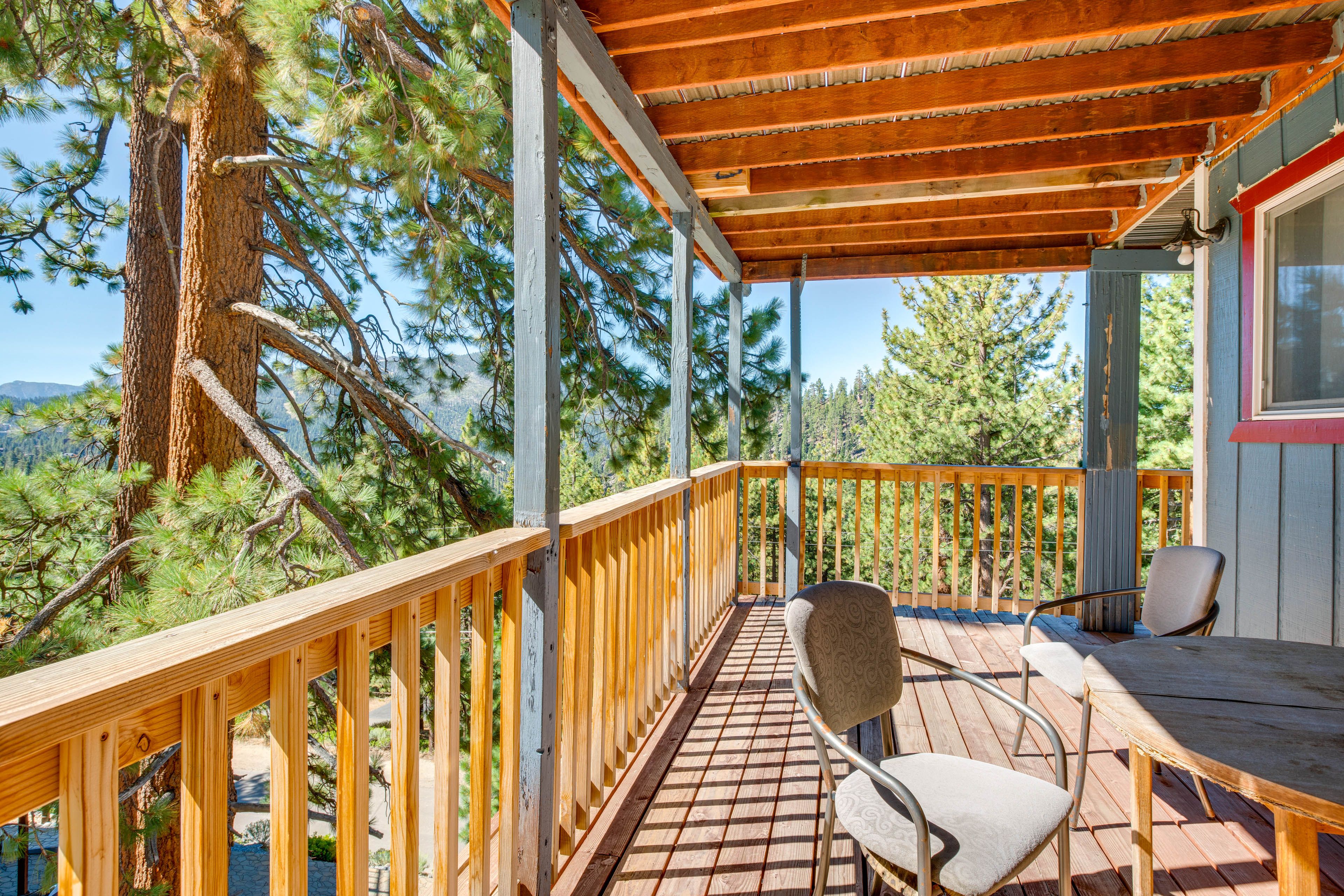 Lower Deck | Outdoor Dining Area