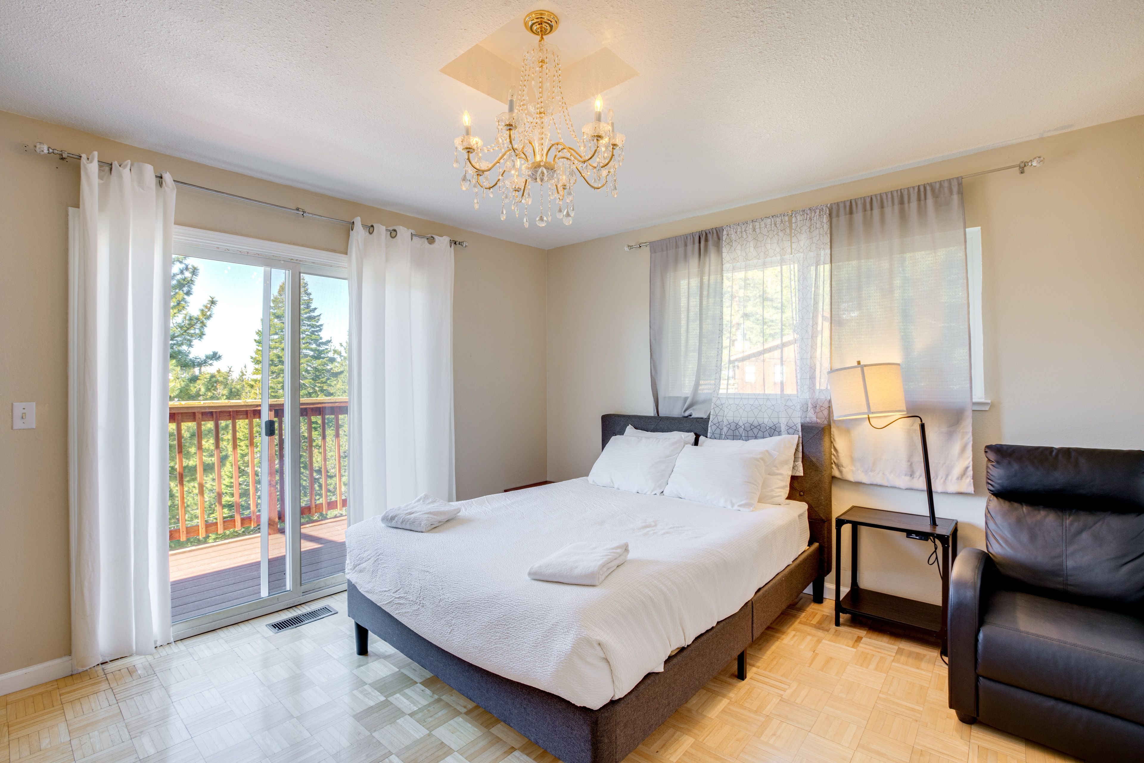 Bedroom 1 | Queen Bed | 1st Floor | Deck Access | En-Suite Bathroom