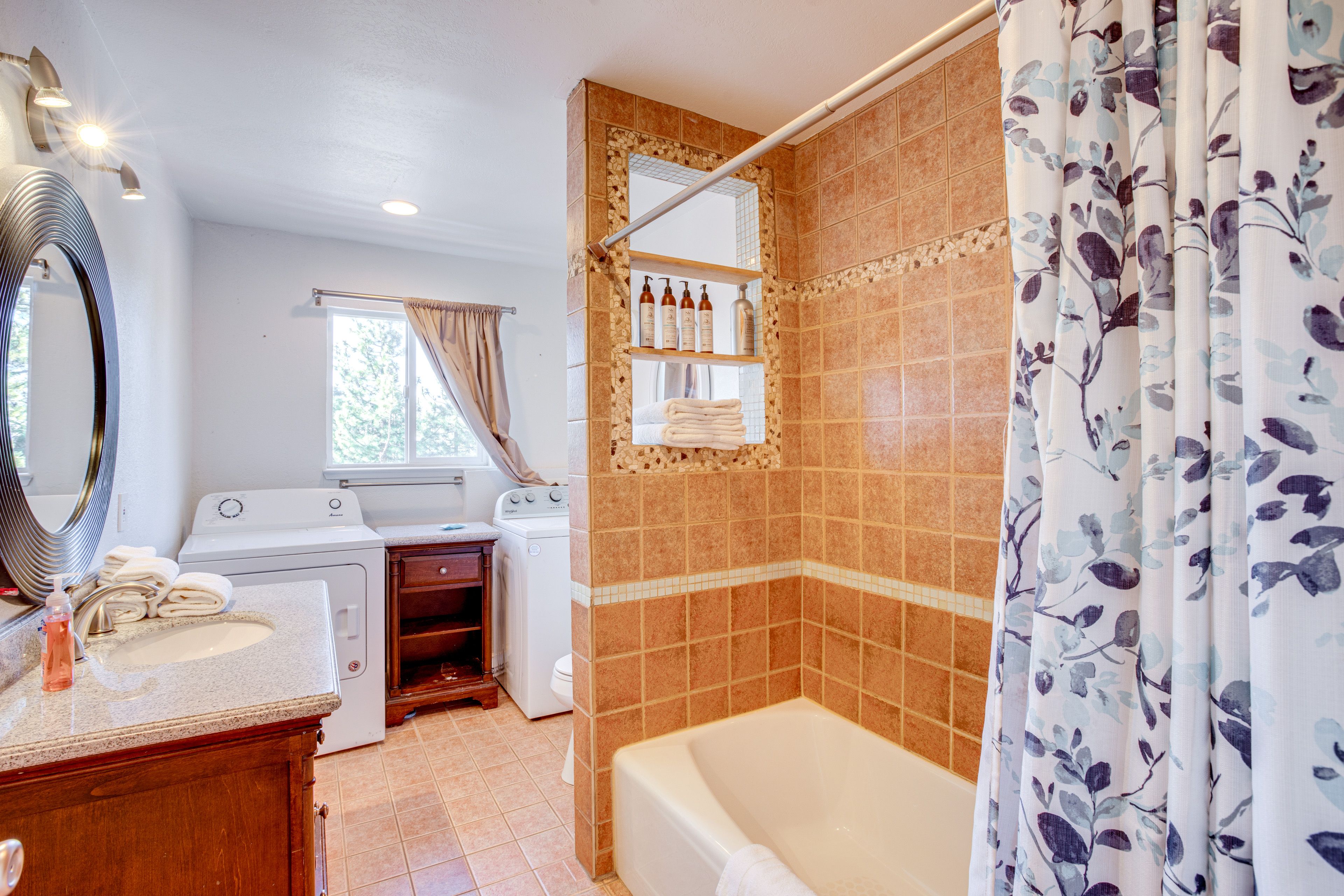 Full Bathroom | Washer/Dryer | 1st Floor