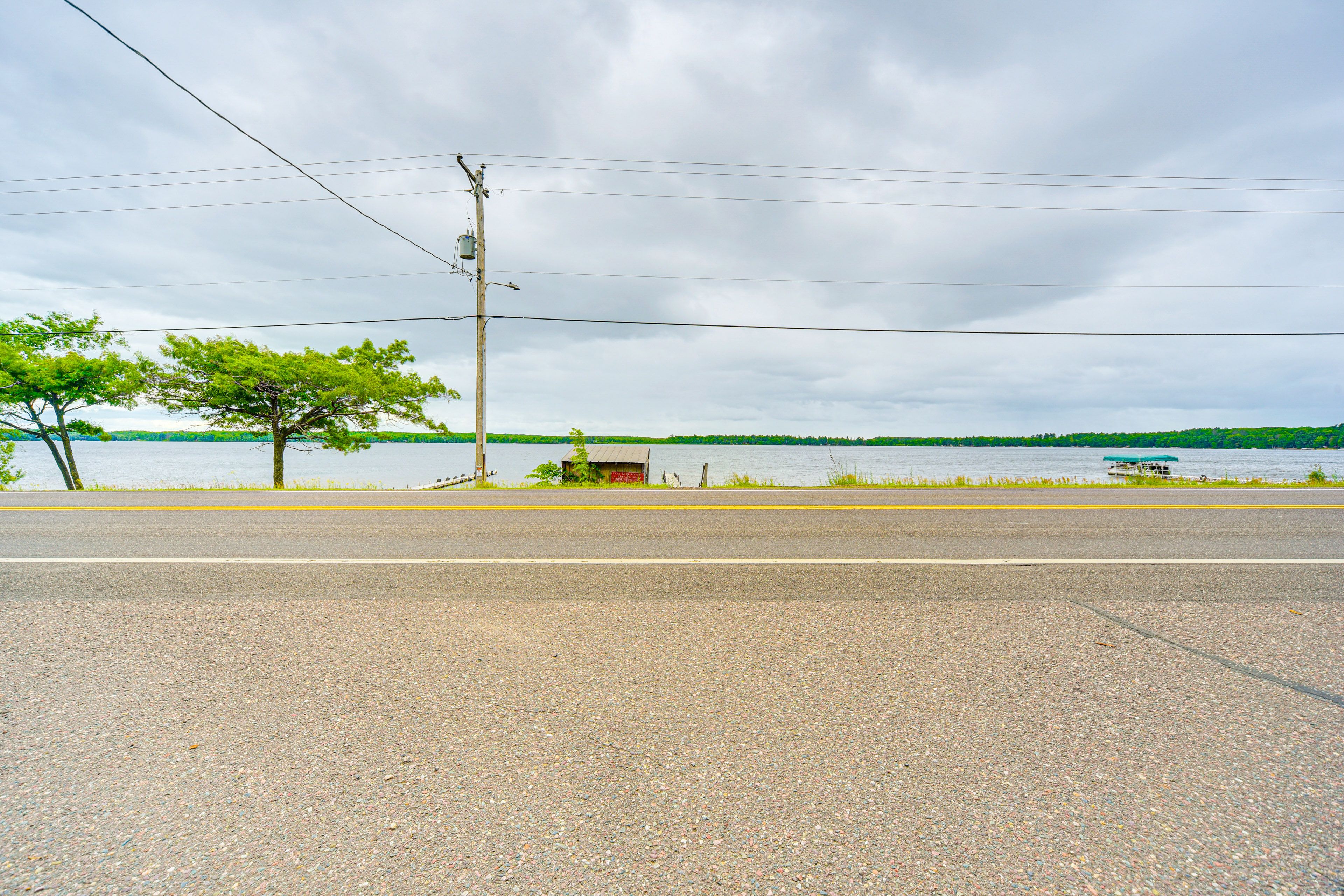 Exterior | Lakefront Location