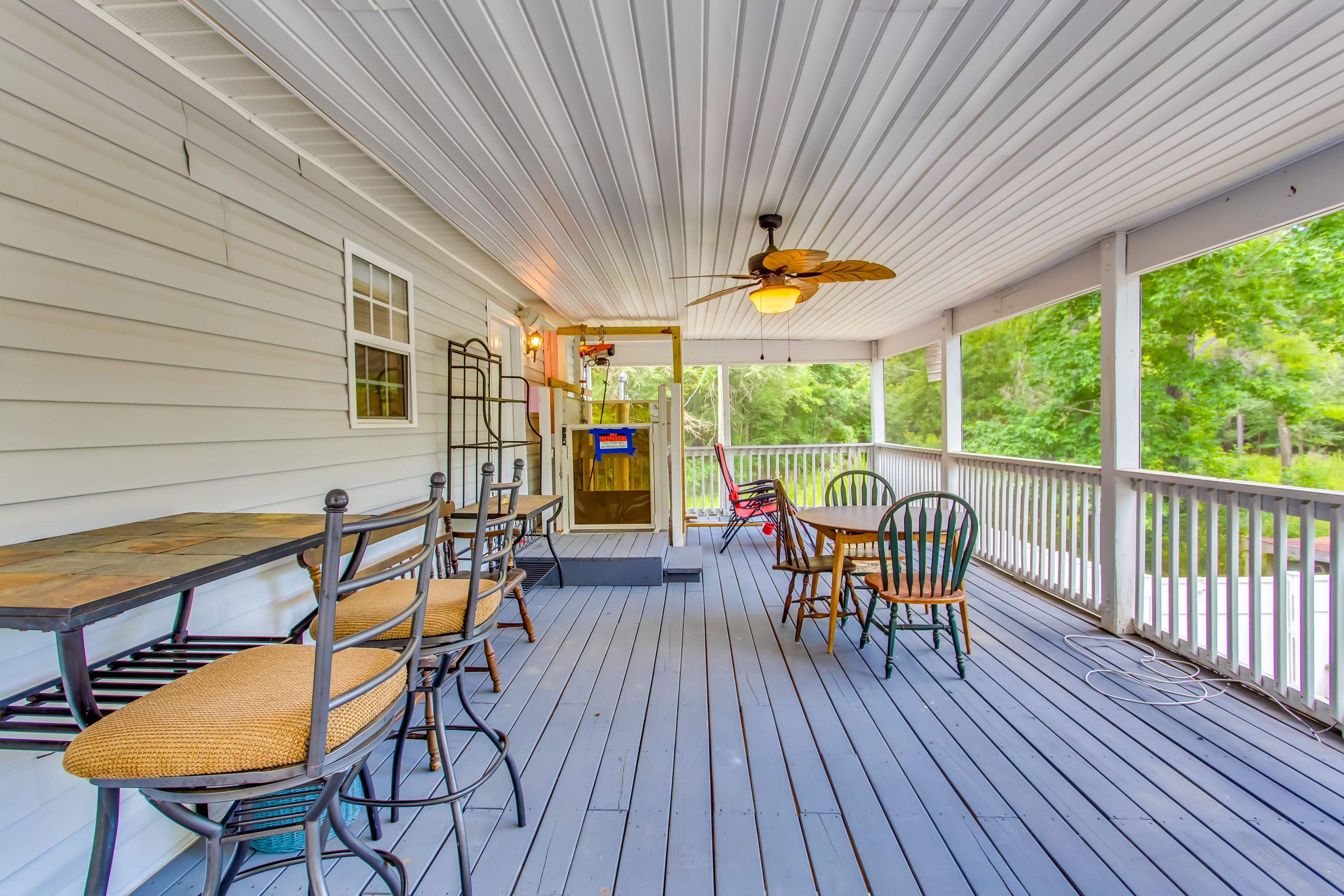 Private Deck | Outdoor Seating | Grill