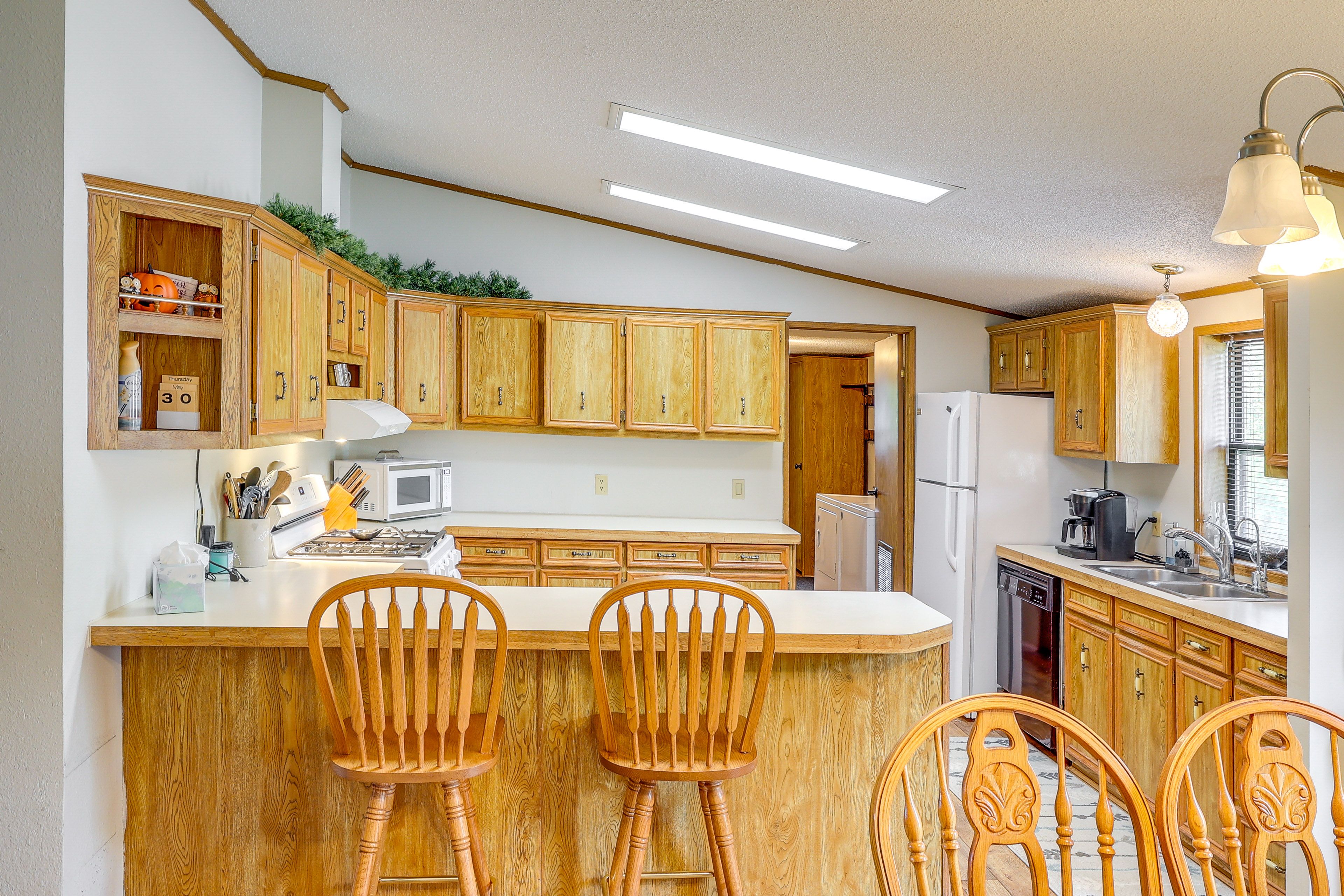 Kadoka Vacation Rental | 3BR | 2BA | 6 Steps to Enter | 1,568 Sq Ft