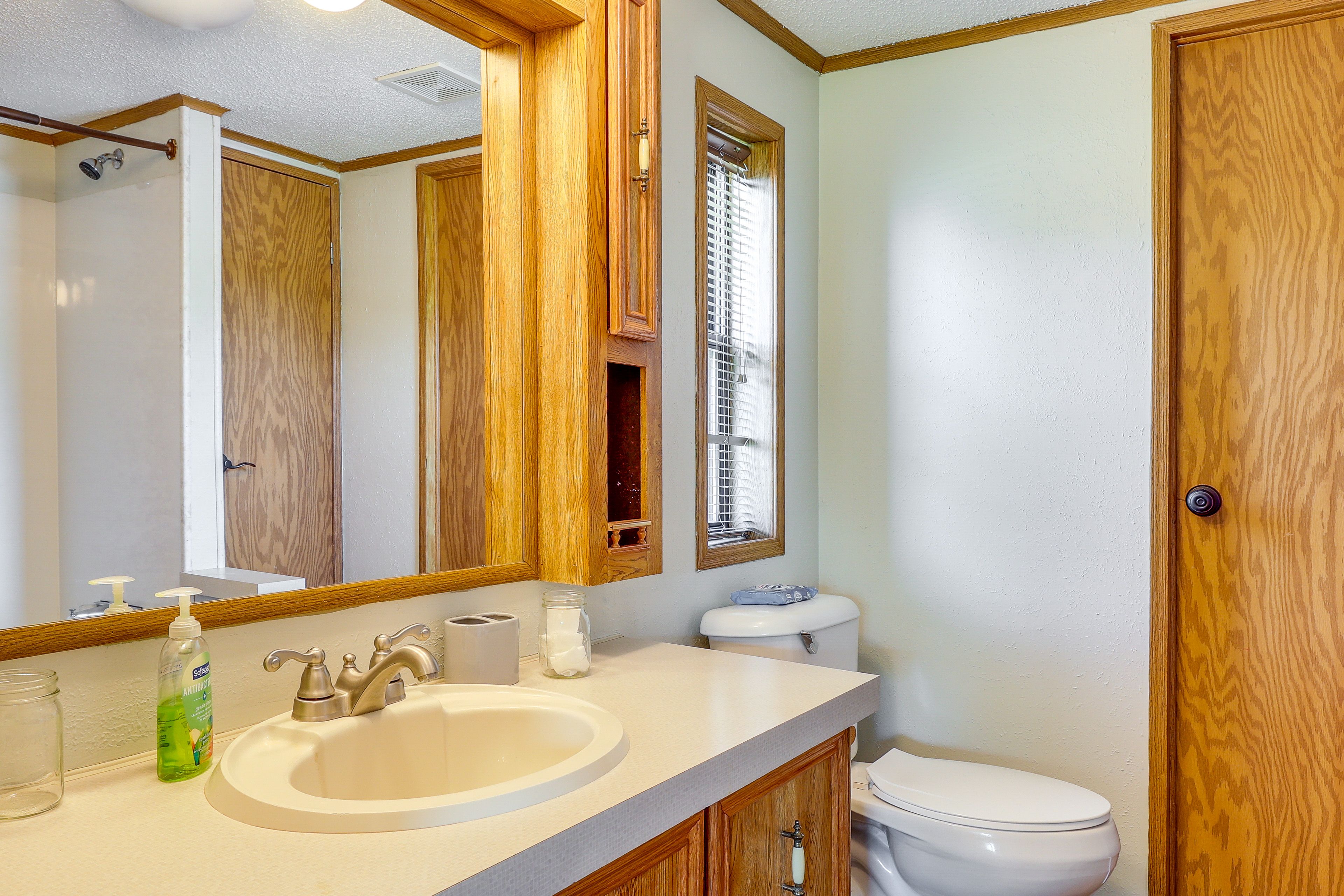 En-Suite Bathroom | Towels Provided