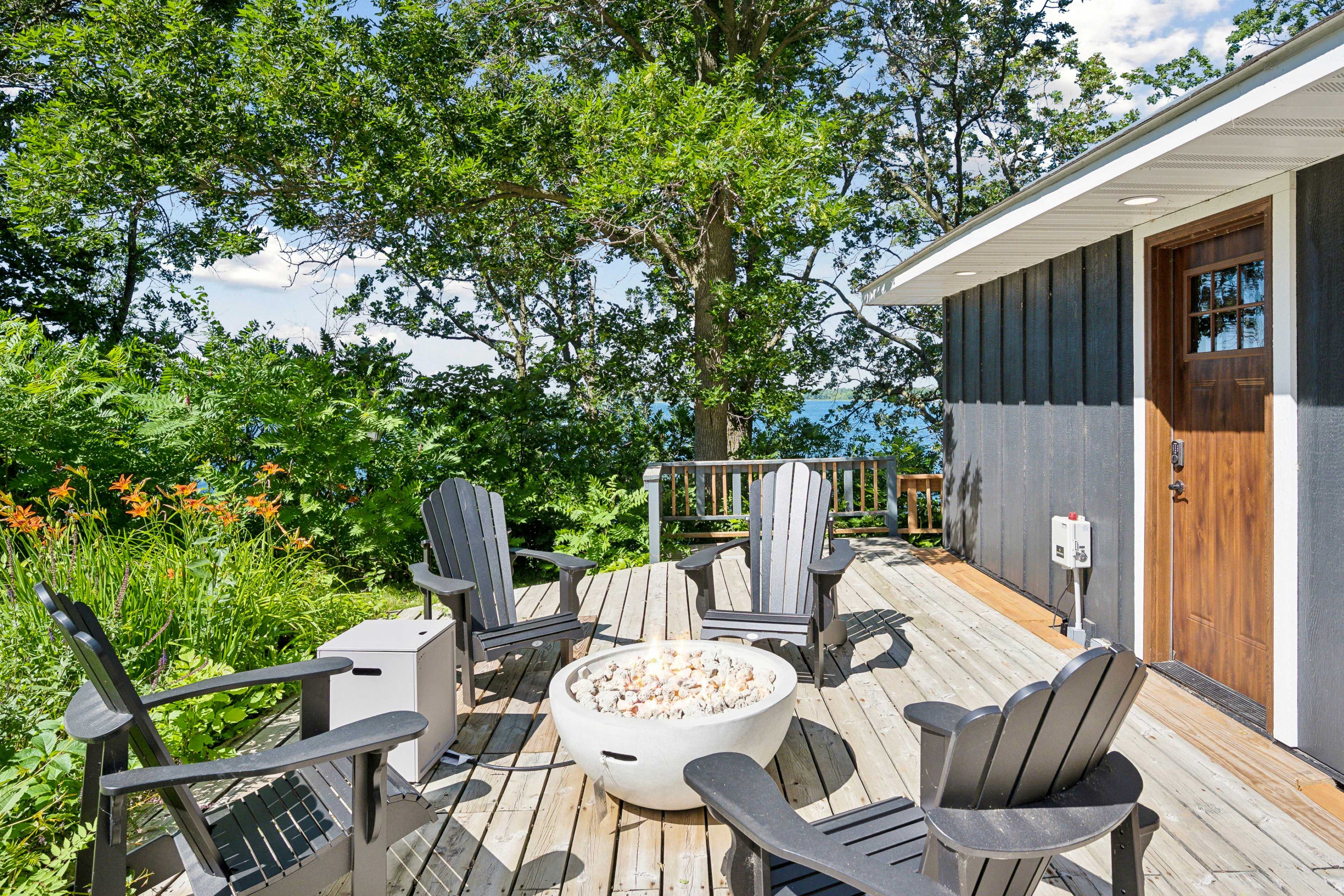 Cabin Exterior | Gas Fire Pit