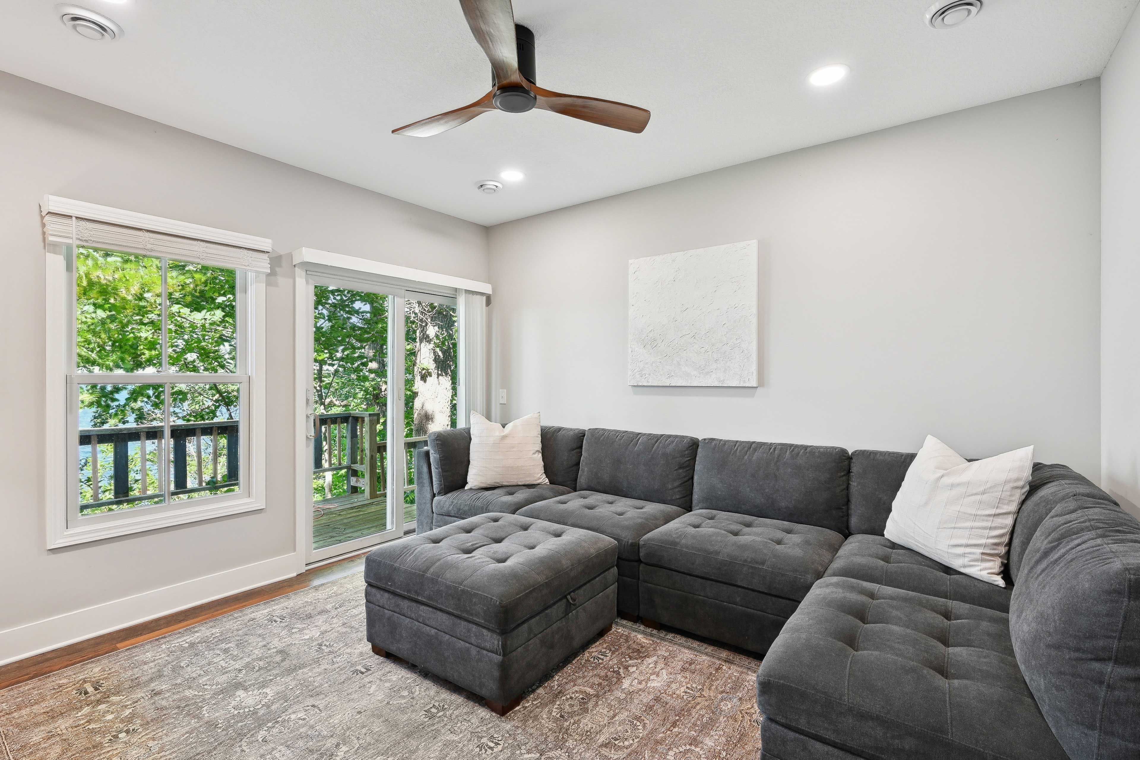 Cabin 1 | Living Area | Smart TV