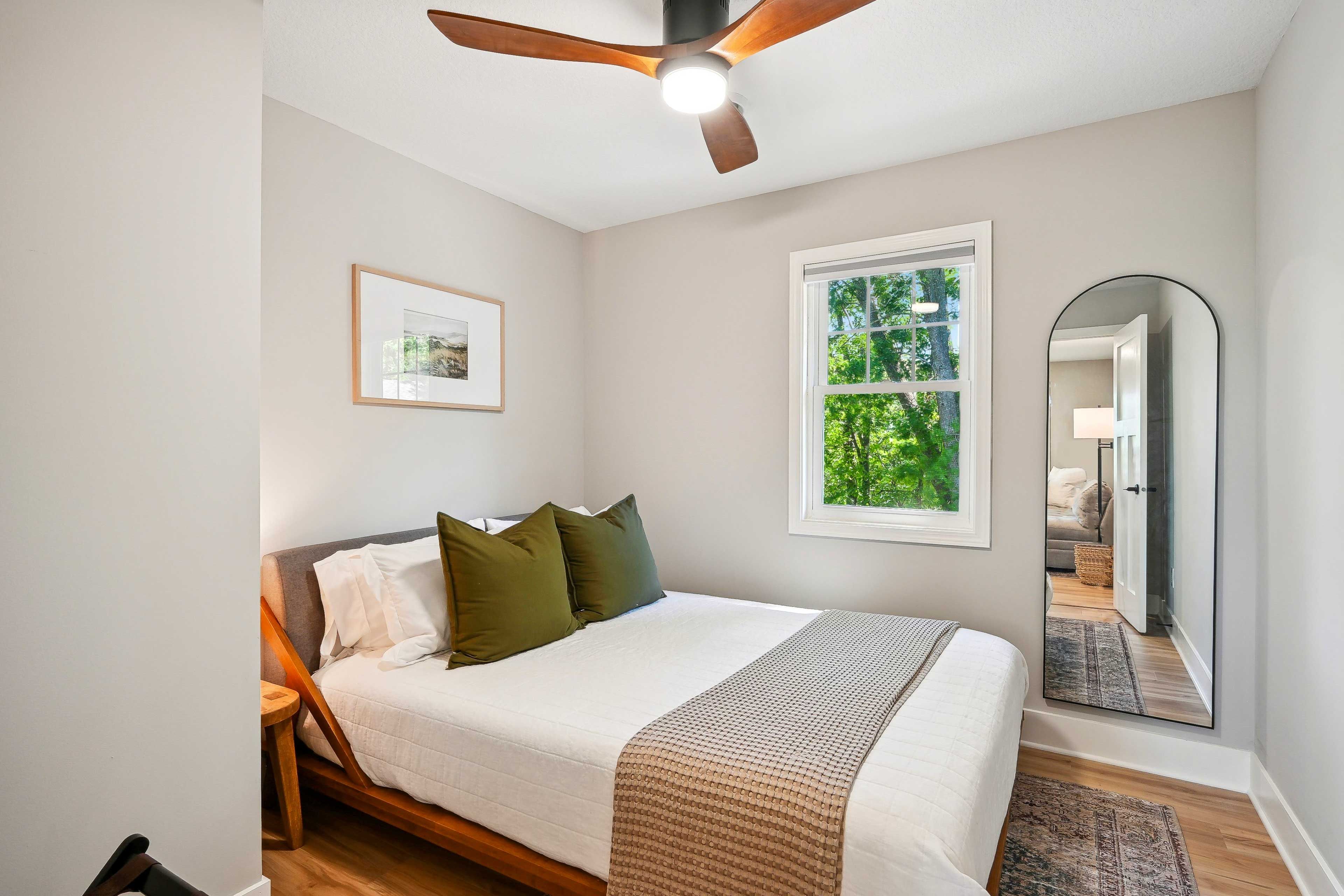 Bedroom 3 (Cabin 2) | Queen Bed