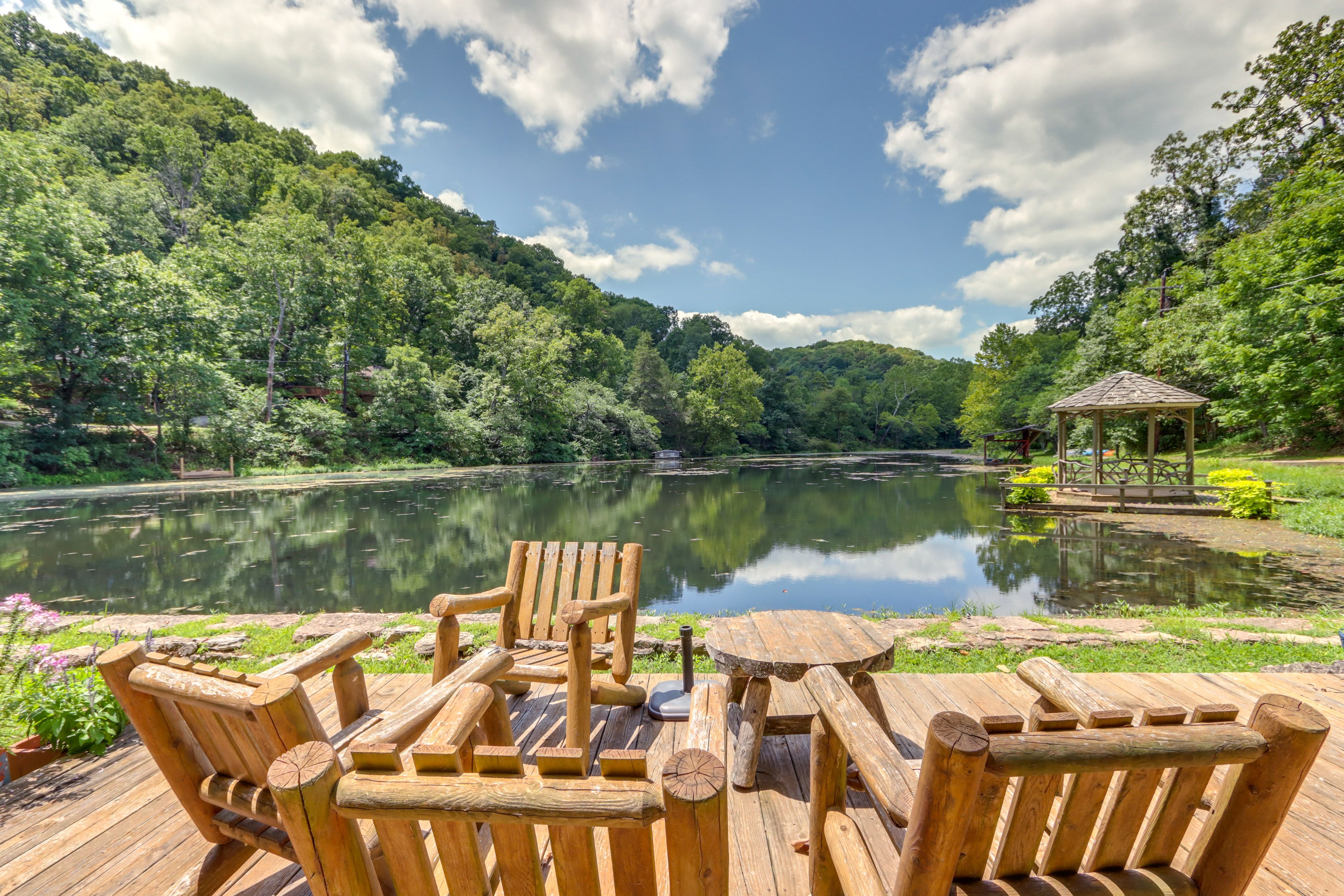 Eureka Springs Vacation Rental | 3BR | 2BA | Step-Free Entry | 1,200 Sq Ft