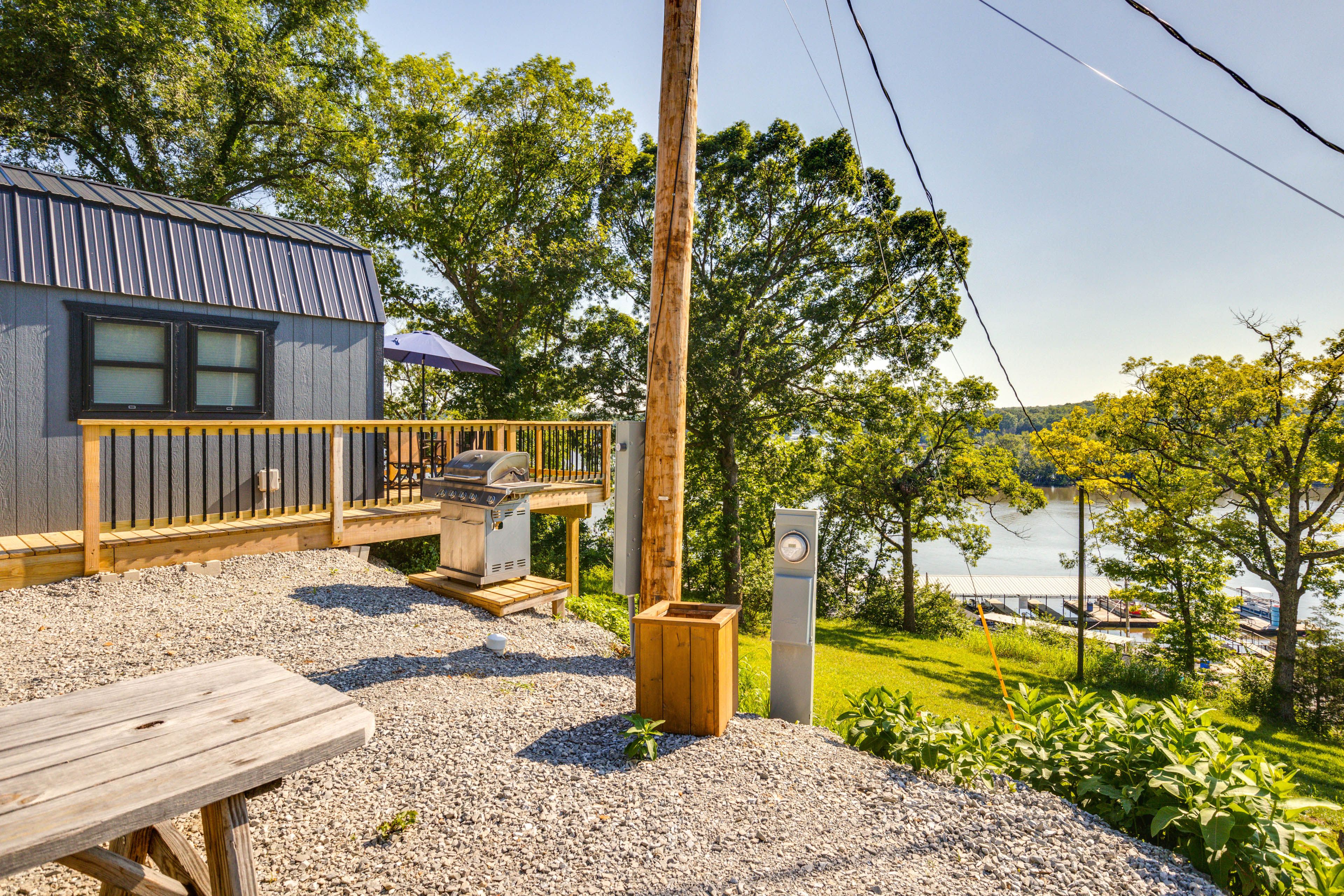 Cabin Exterior | Picnic Table | Boat Slip | Access to 6 Kayaks
