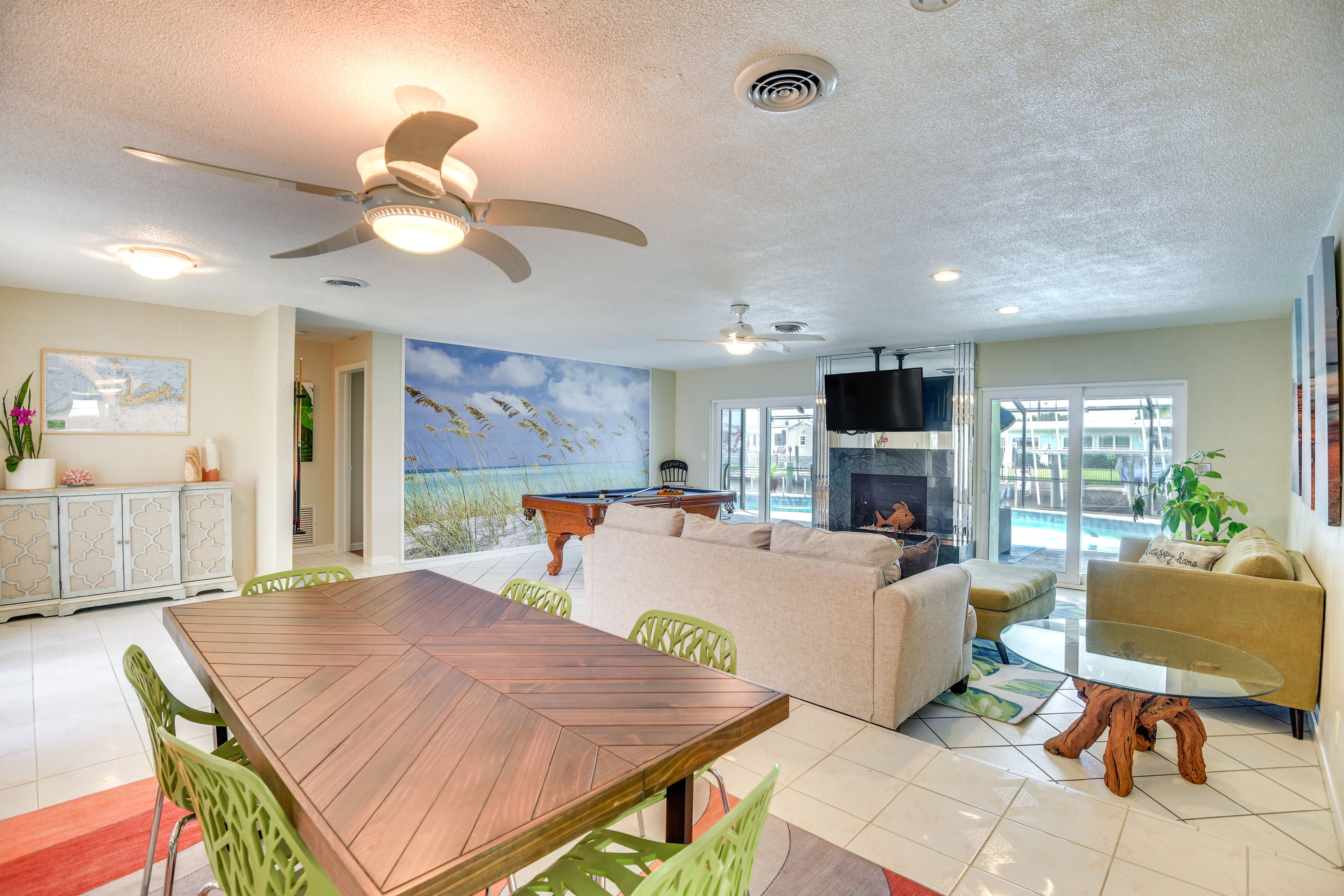 Dining Room | Dining Table