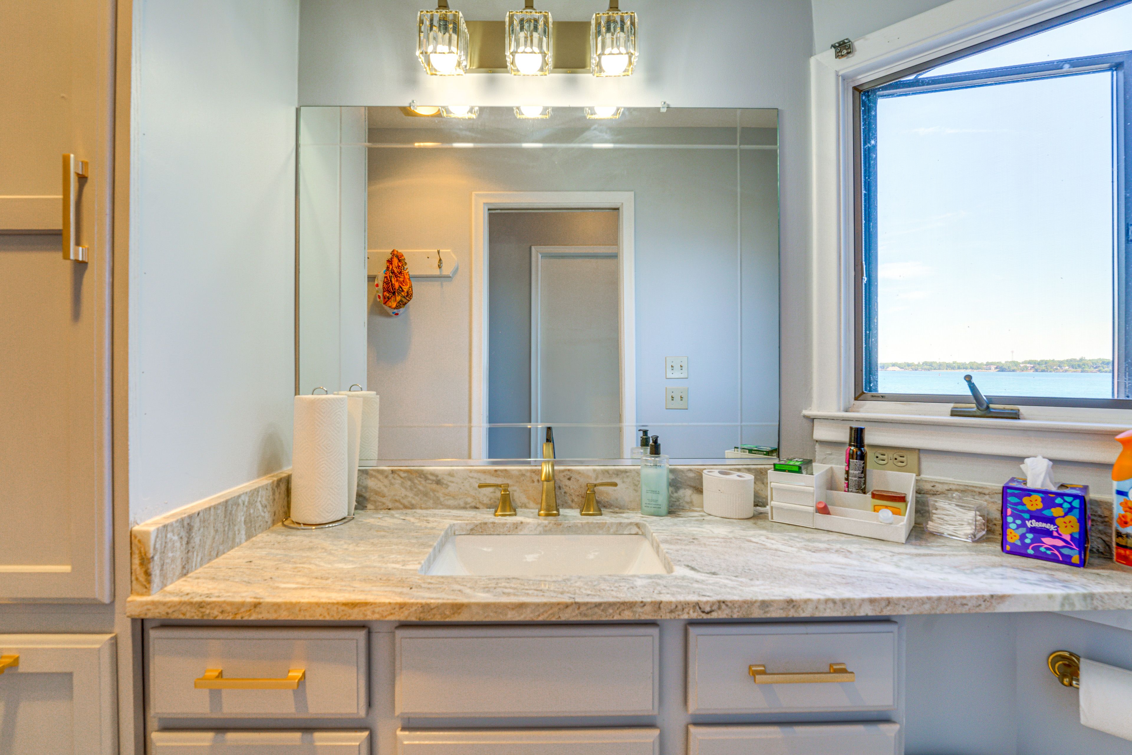 Full Bathroom | Upper Floor