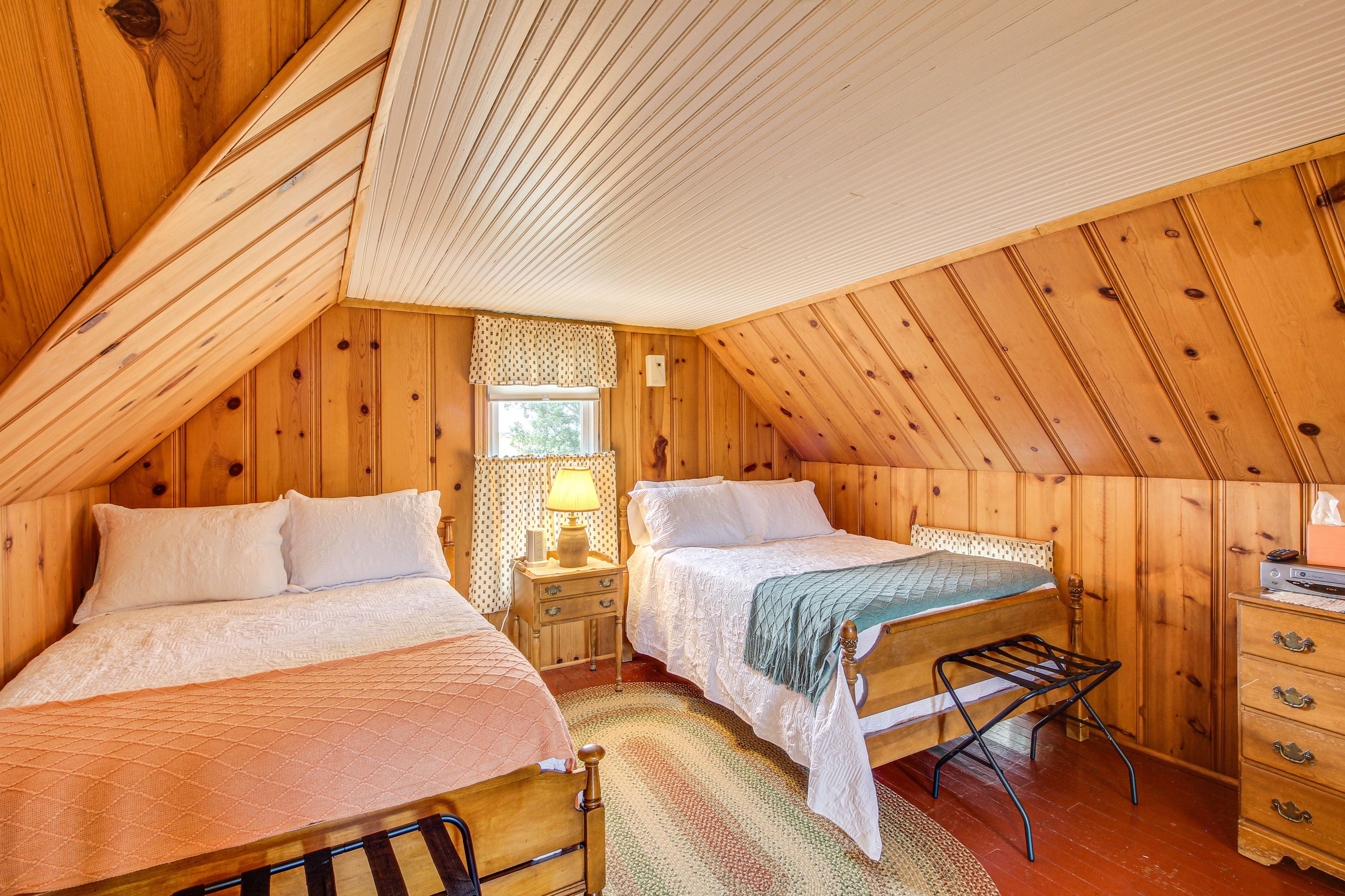 Bedroom 2 | 2nd Floor | 2 Full Beds | Full Sleeper Sofa | Smart TV