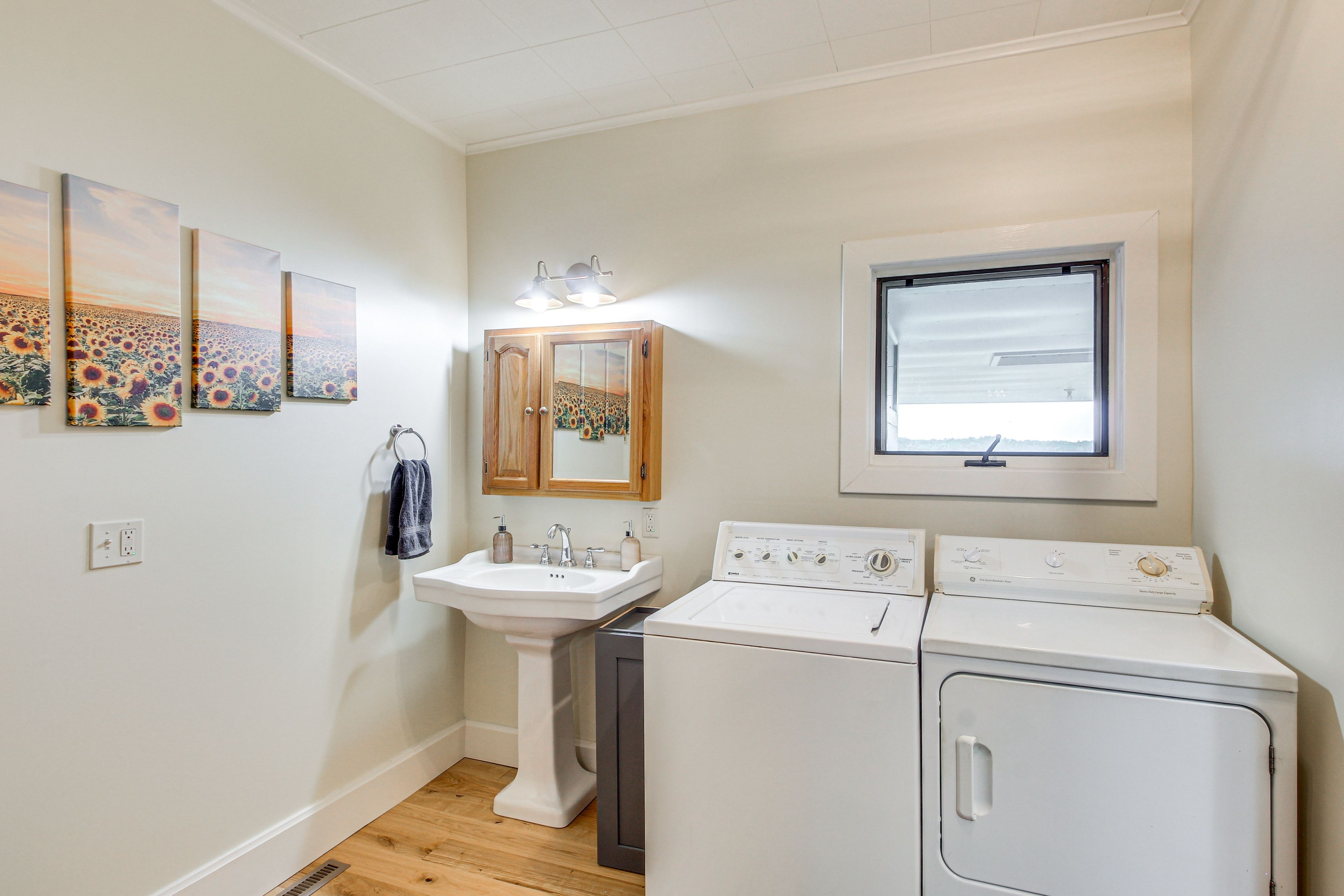 Laundry Room | 1st Floor | Washer & Dryer | Detergent