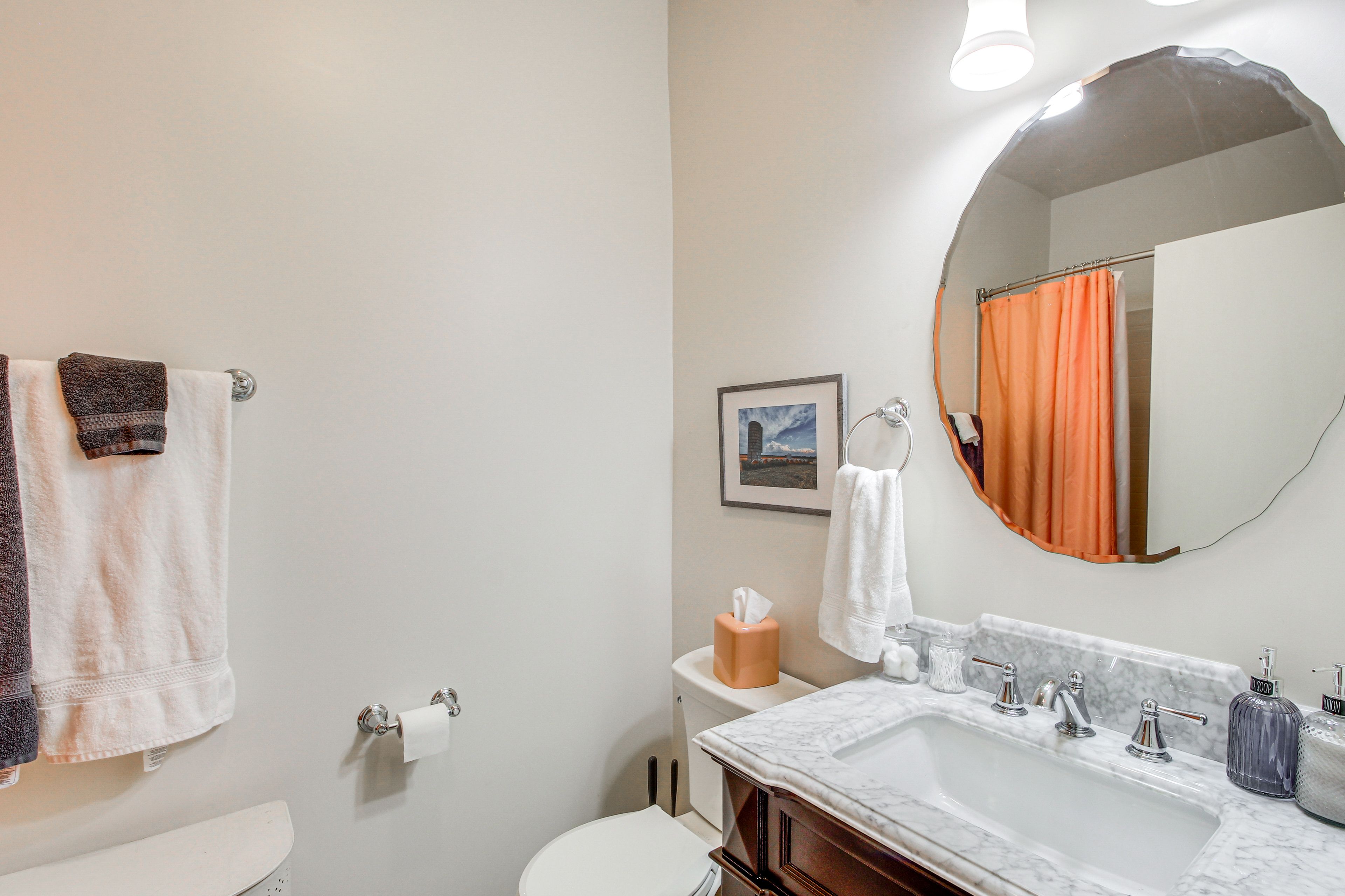 Full Bathroom | 1st Floor