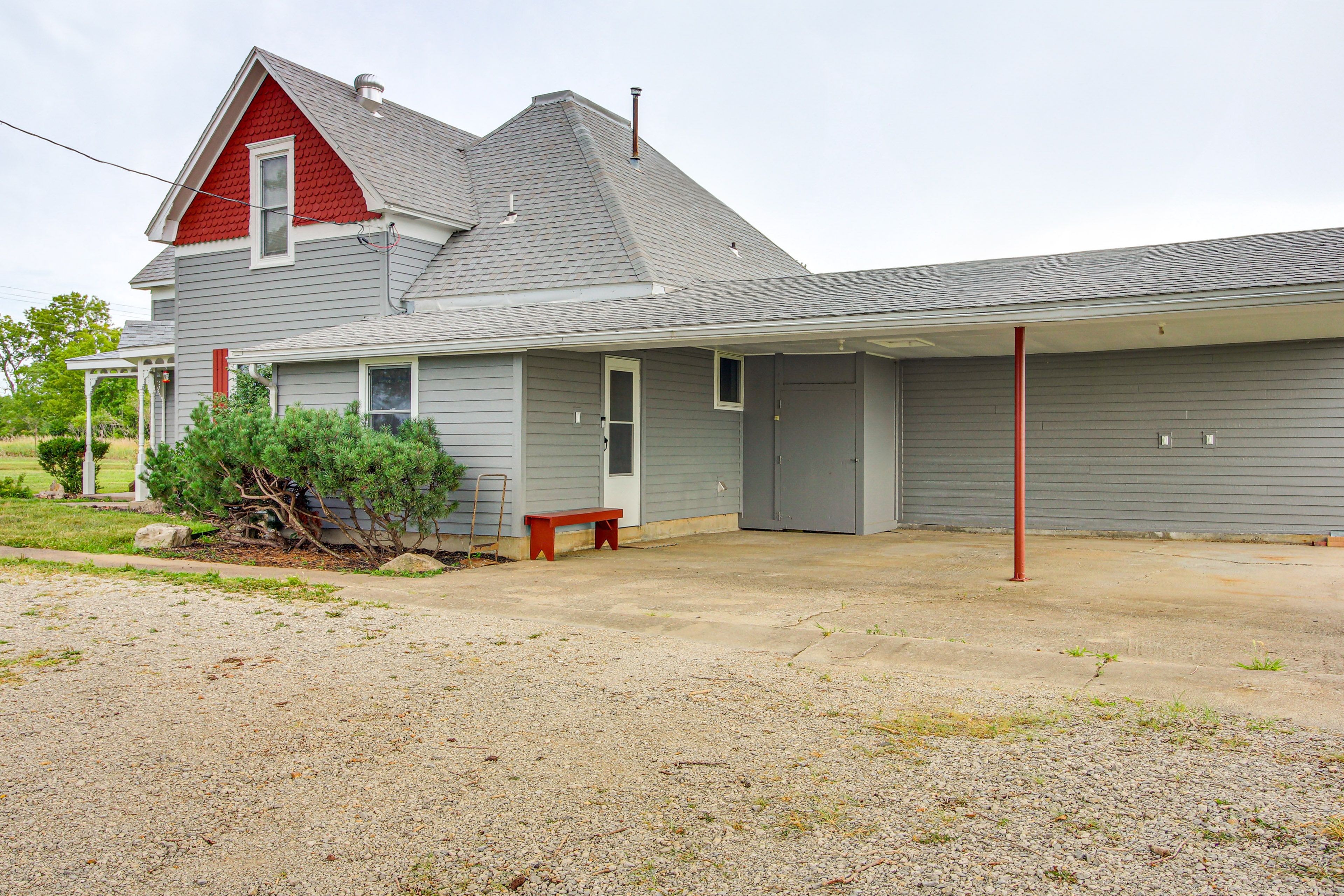Parking | Carport (2 Vehicles) | Driveway (4 Vehicles) | RV/Trailer Parking