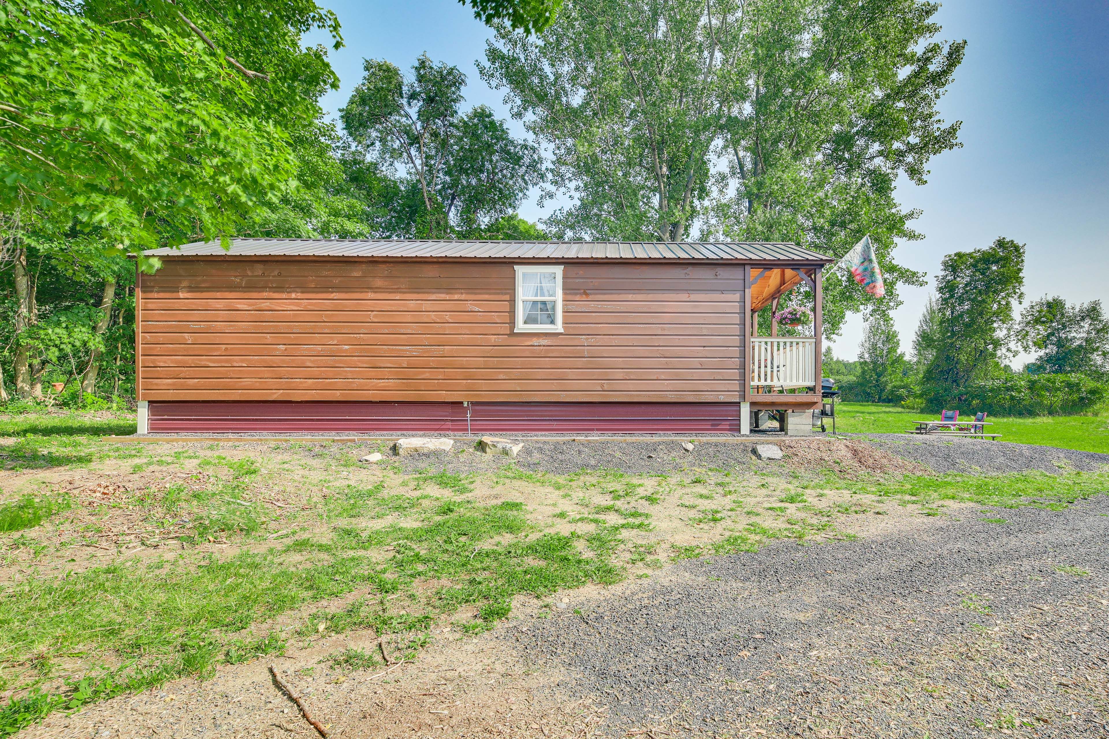 Property Exterior | Driveway (3 Vehicles)