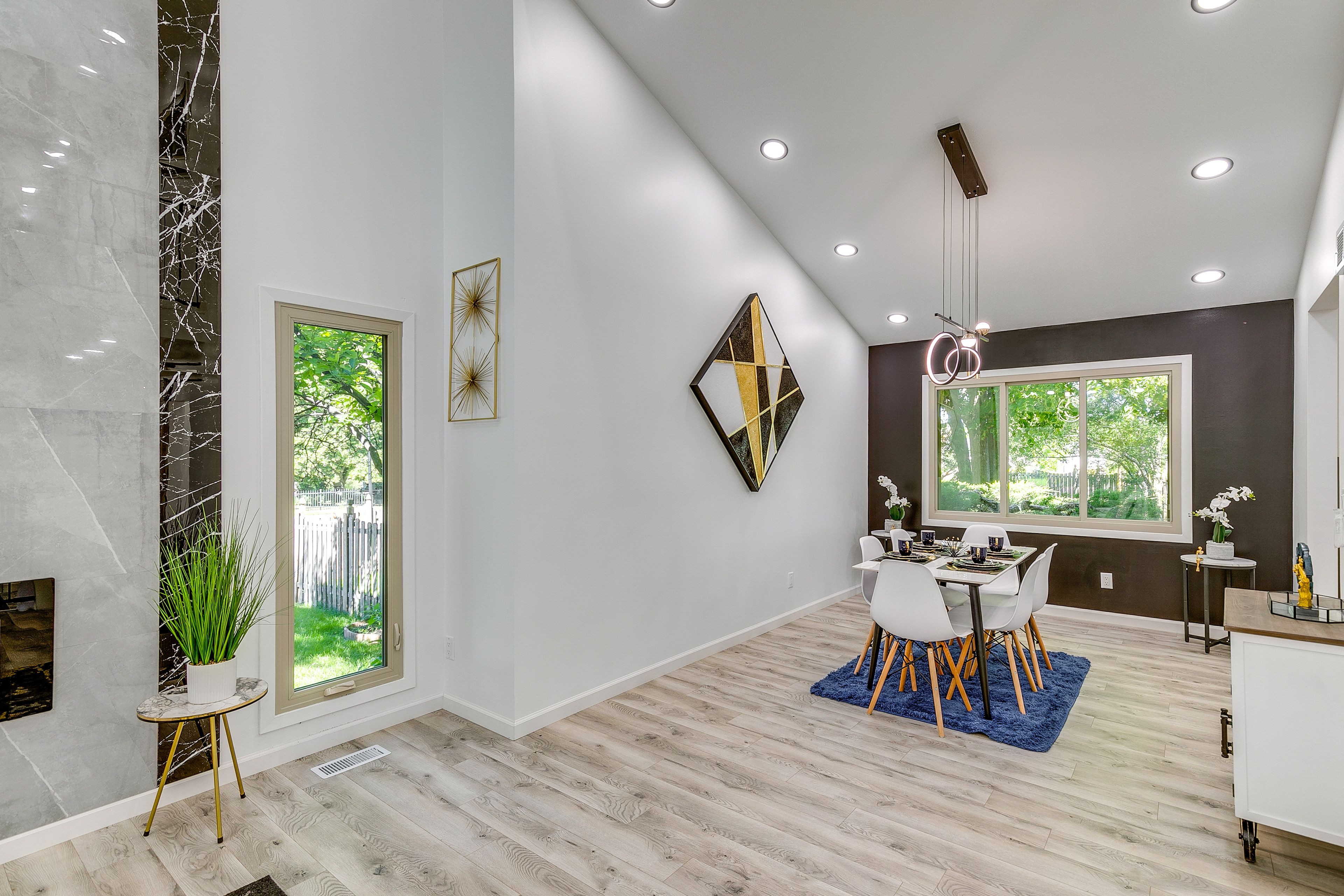 Dining Area | Dishware/Flatware Provided | 2nd Floor