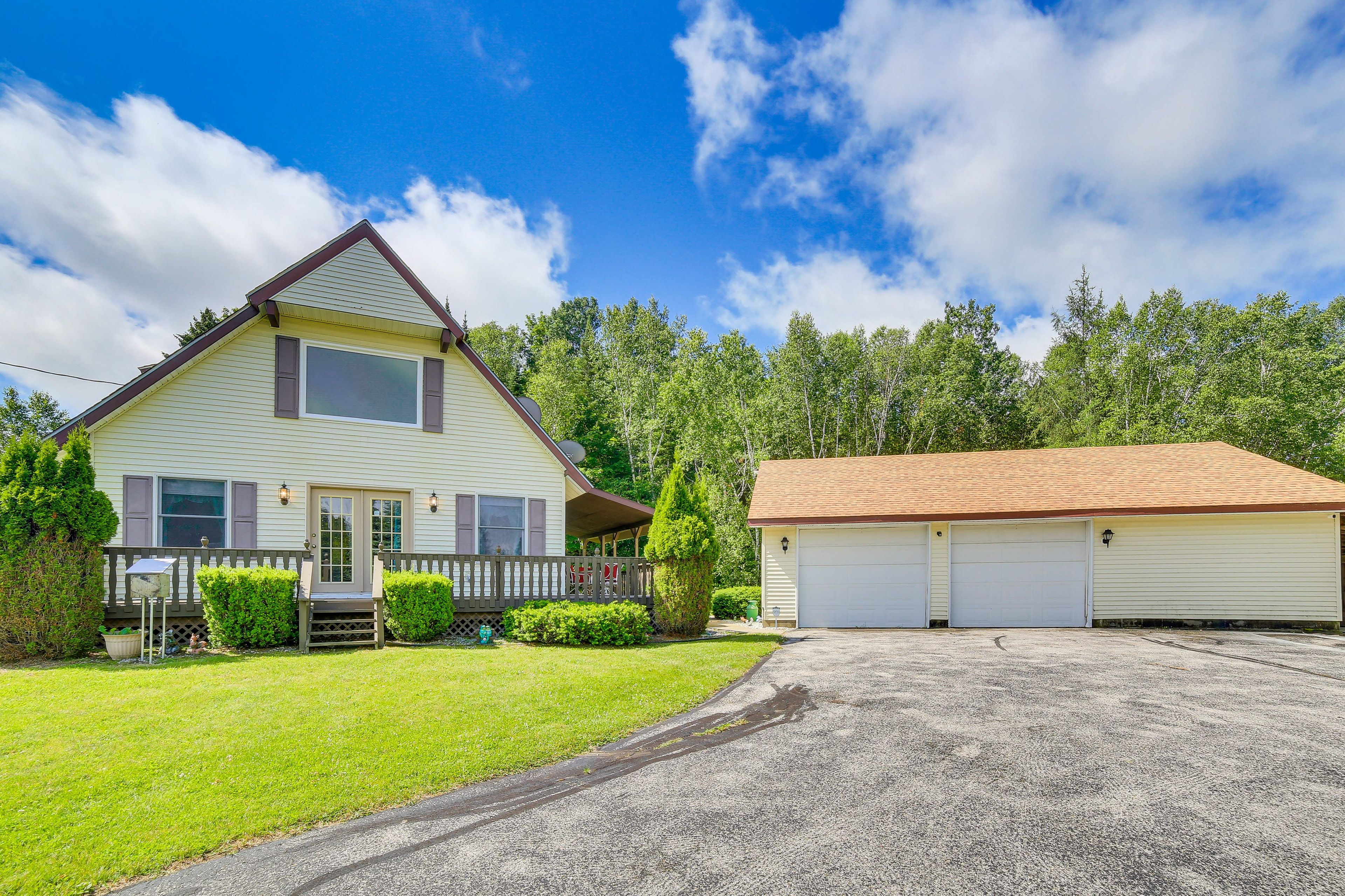 Home Exterior | Keyless Entry | Outdoor Fire Pit