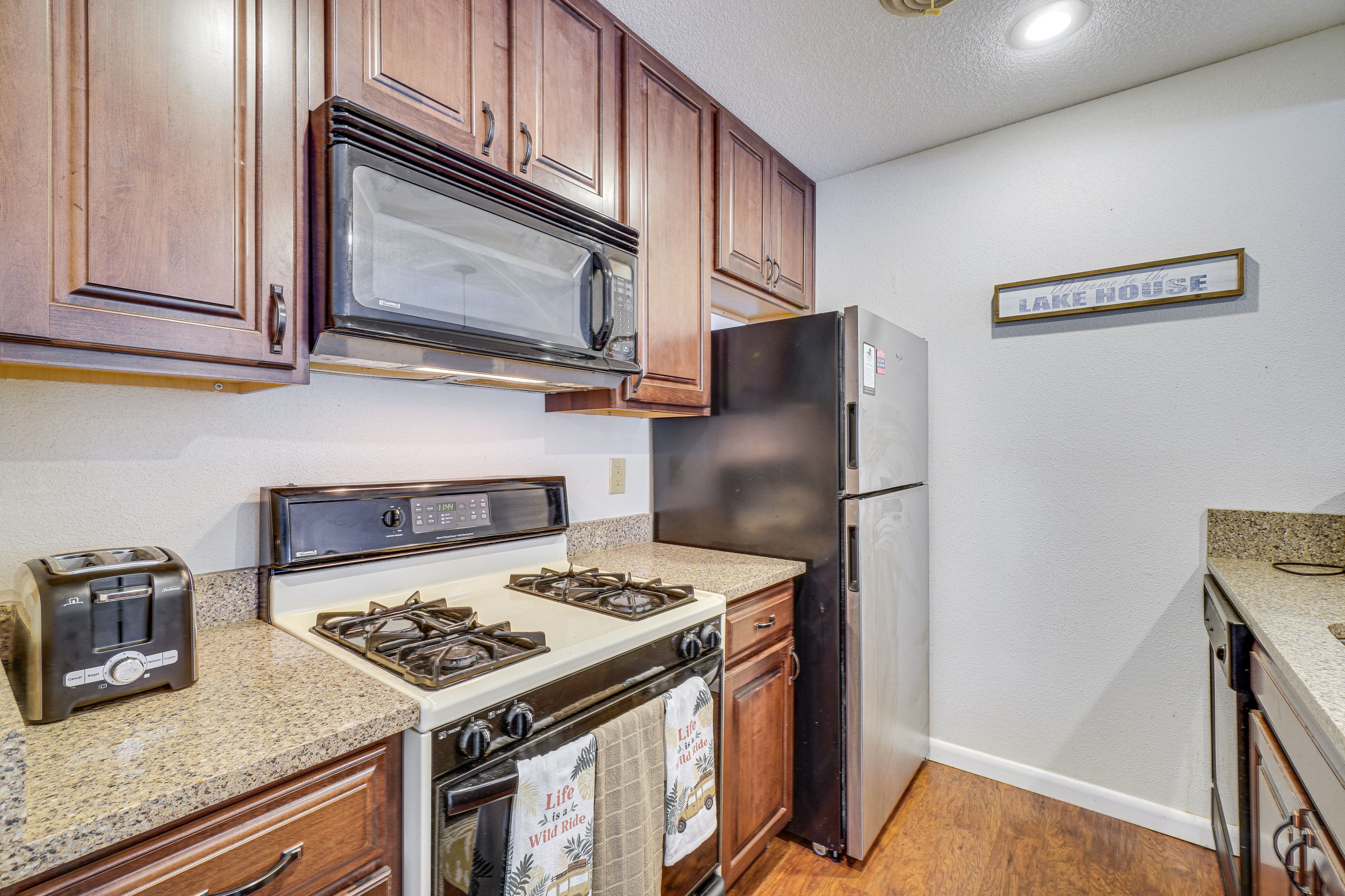 Kitchen | Coffee Maker | Dishwasher | 1st Floor
