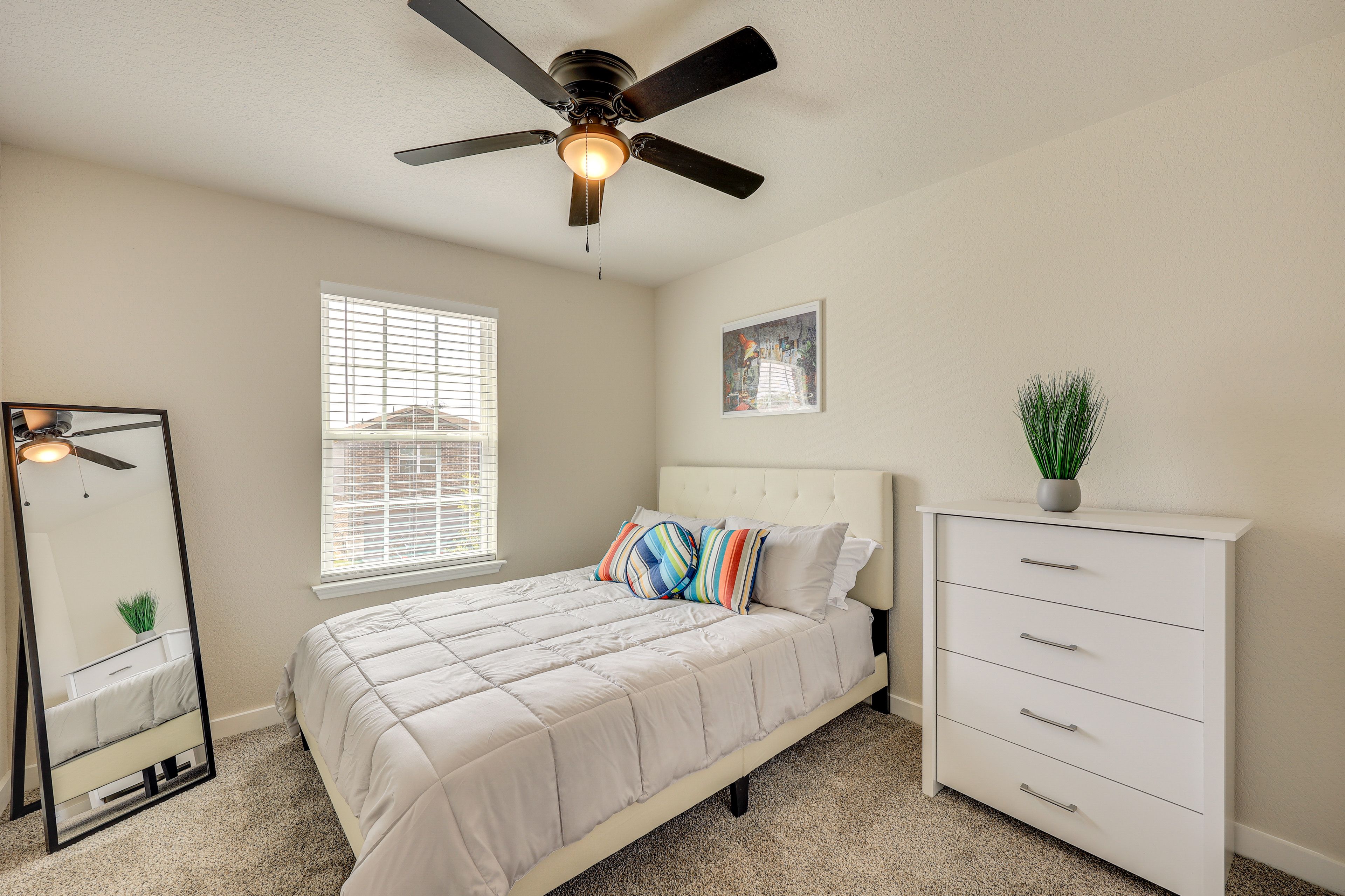 Bedroom 4 | Queen Bed | 2nd Floor | Ceiling Fans