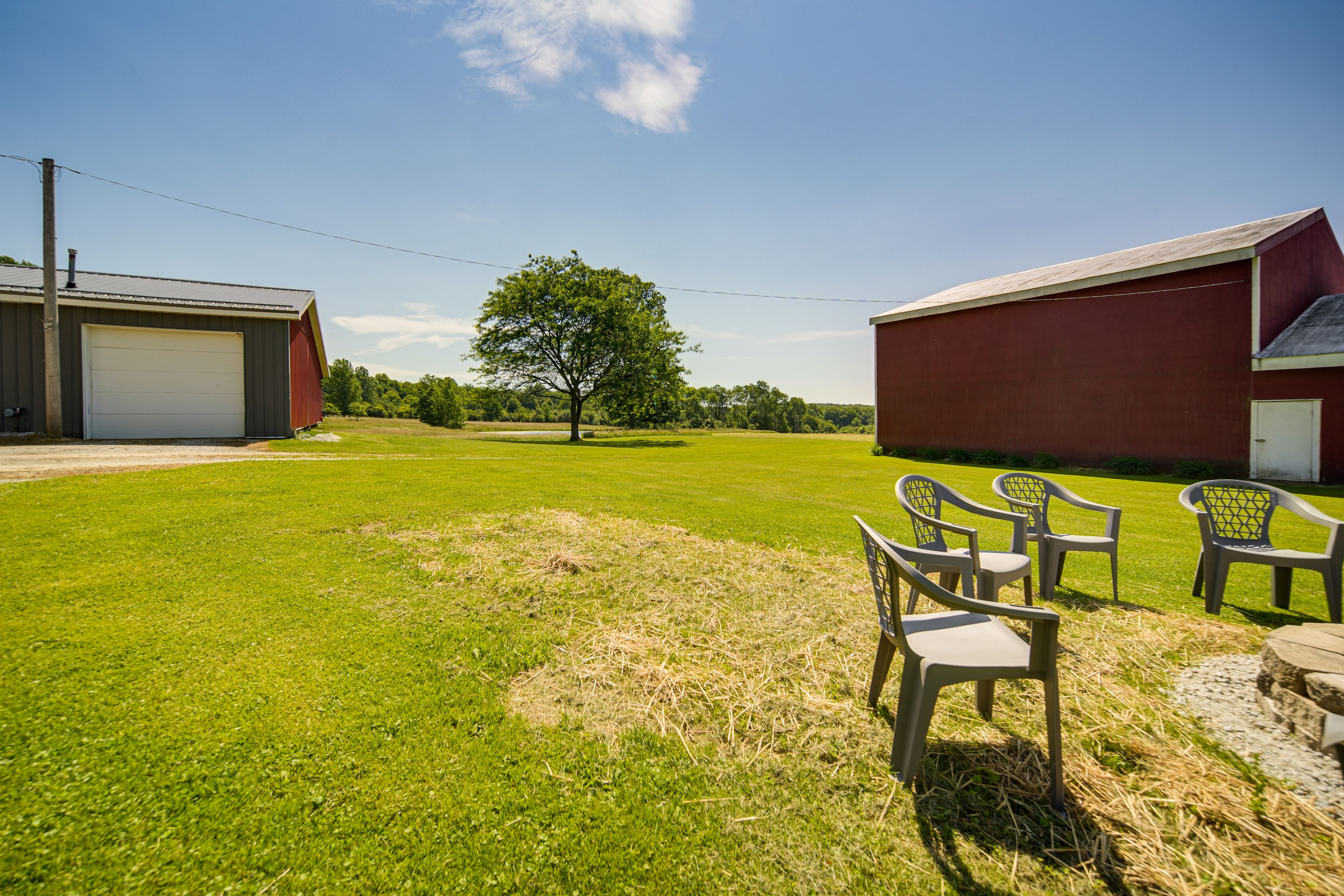 Large Yard Area | Private Fire Pit | 3 Fishing Ponds On-Site