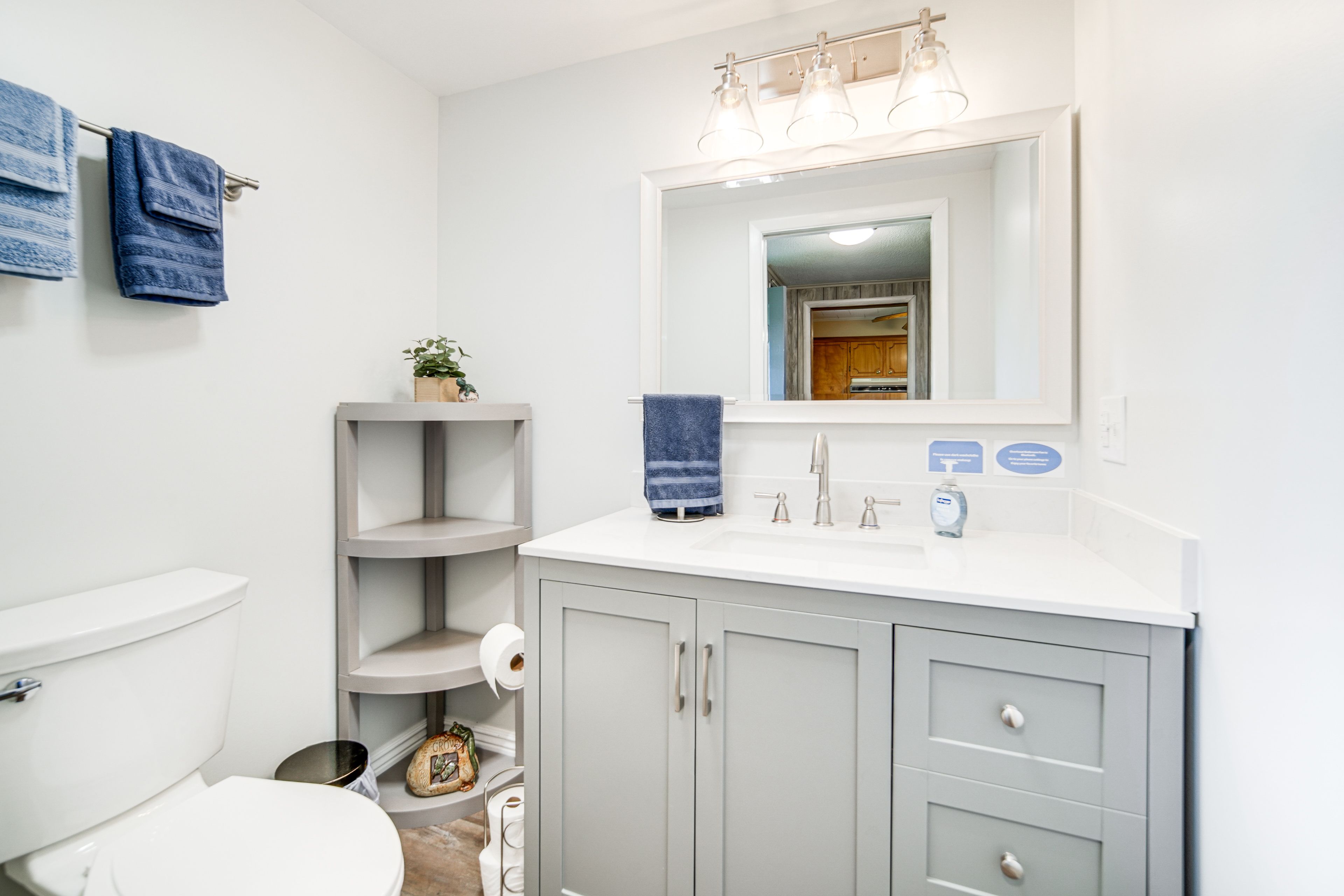 Half Bathroom | 1st Floor