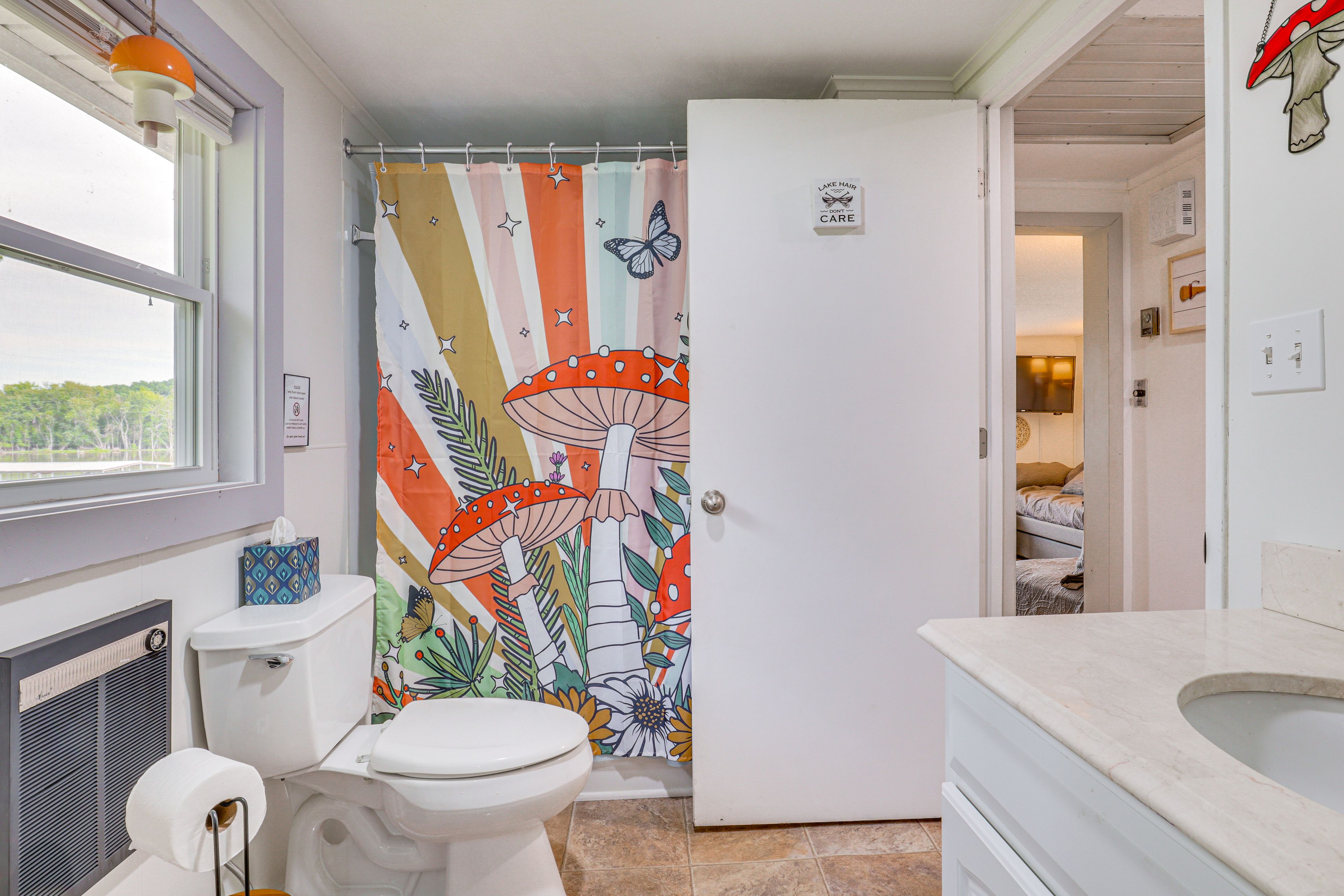 Full Bathroom | Shower/Tub Combo | Complimentary Toiletries | Towels Provided