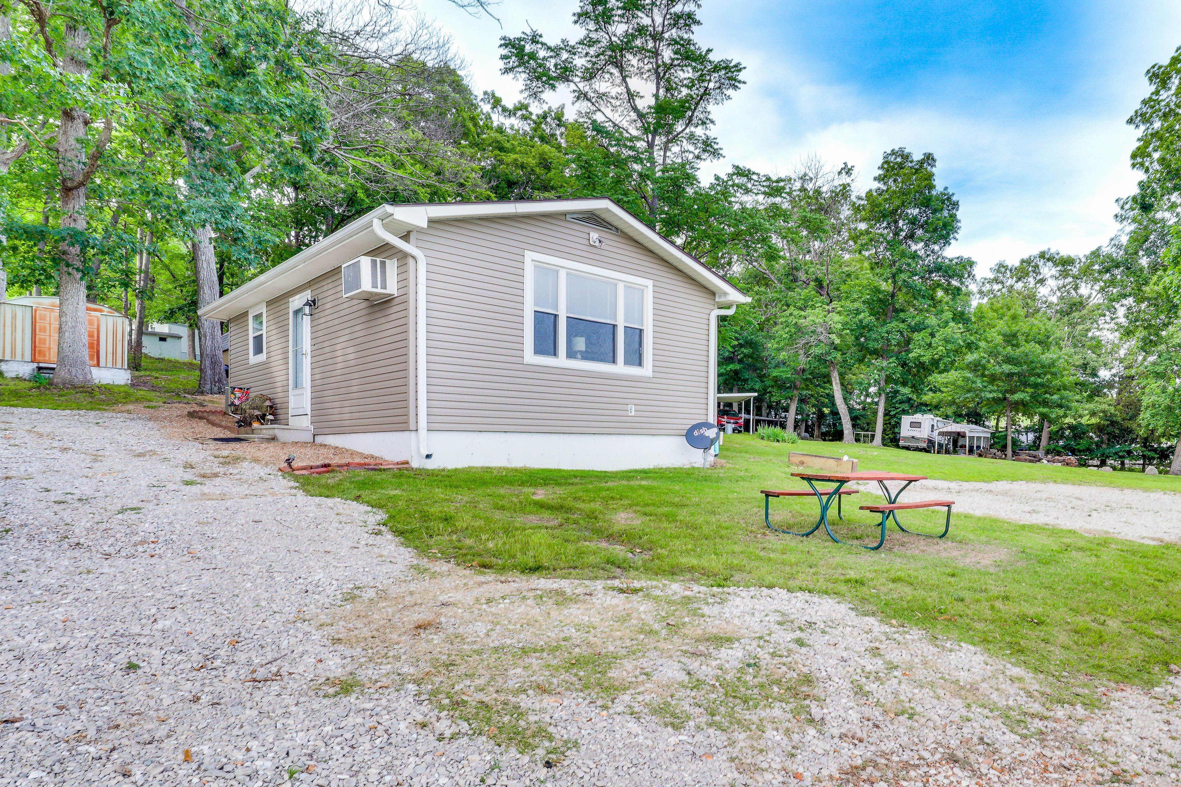 Parking | Gravel Driveway (4 Vehicles) | Trailer Parking Allowed On-Site