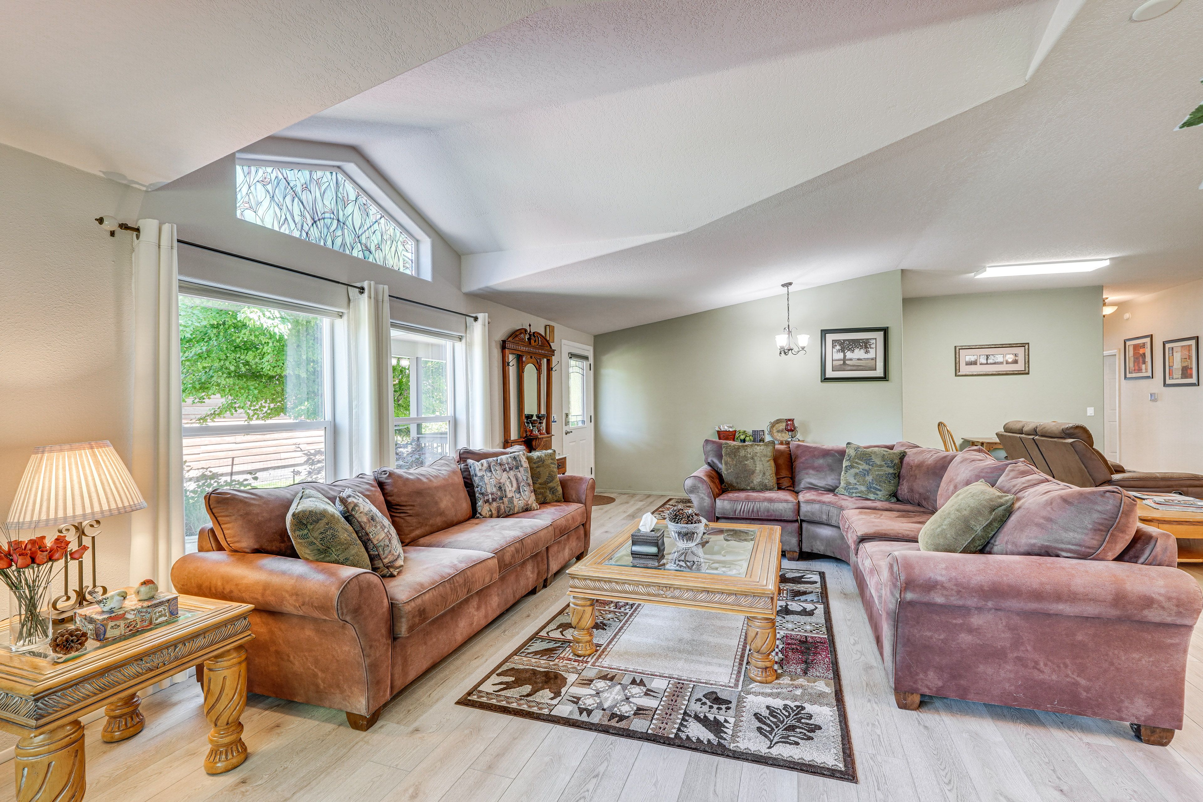 Living Room | Central Air Conditioning & Heat