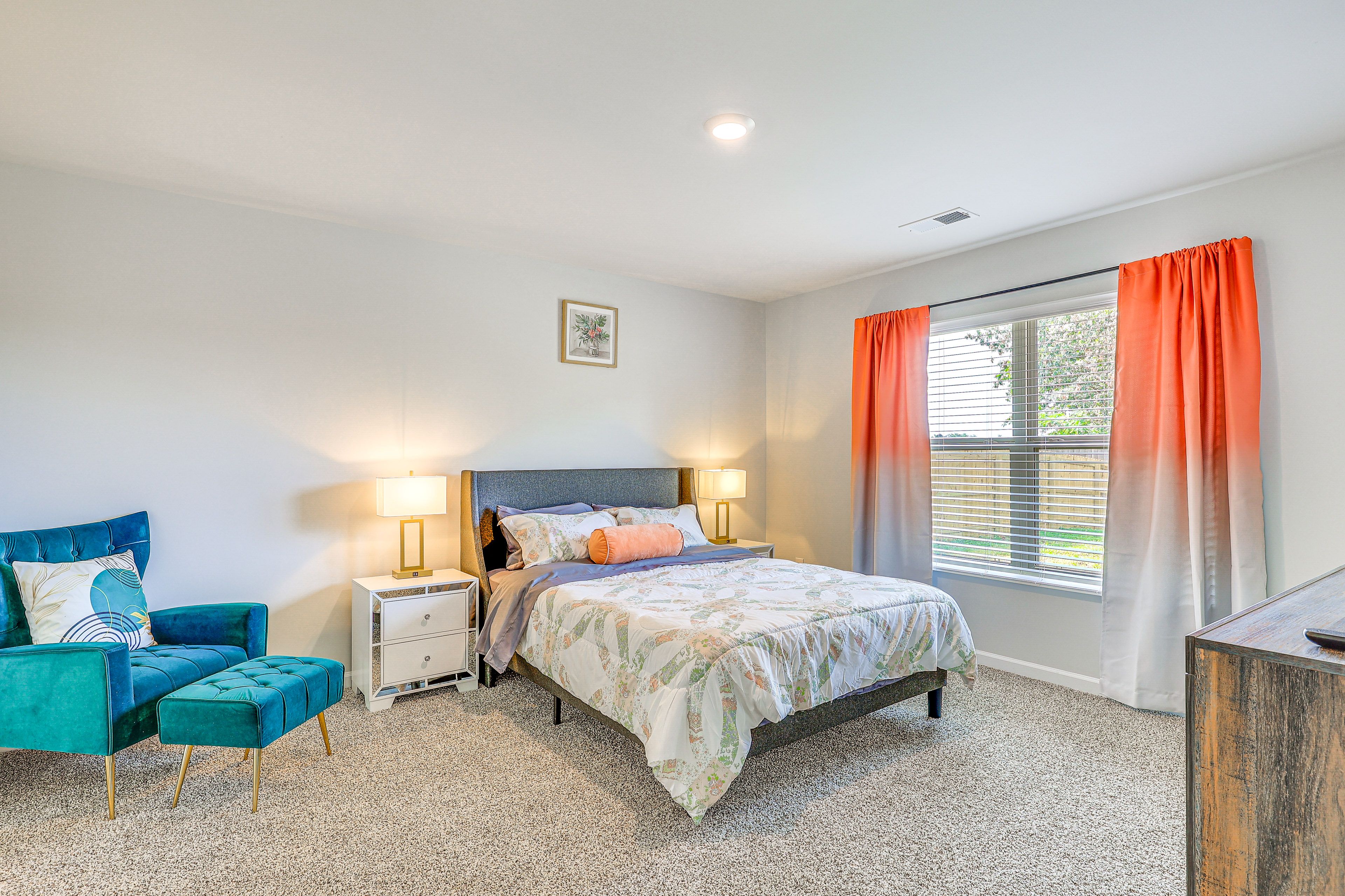 Bedroom 1 | Queen Bed