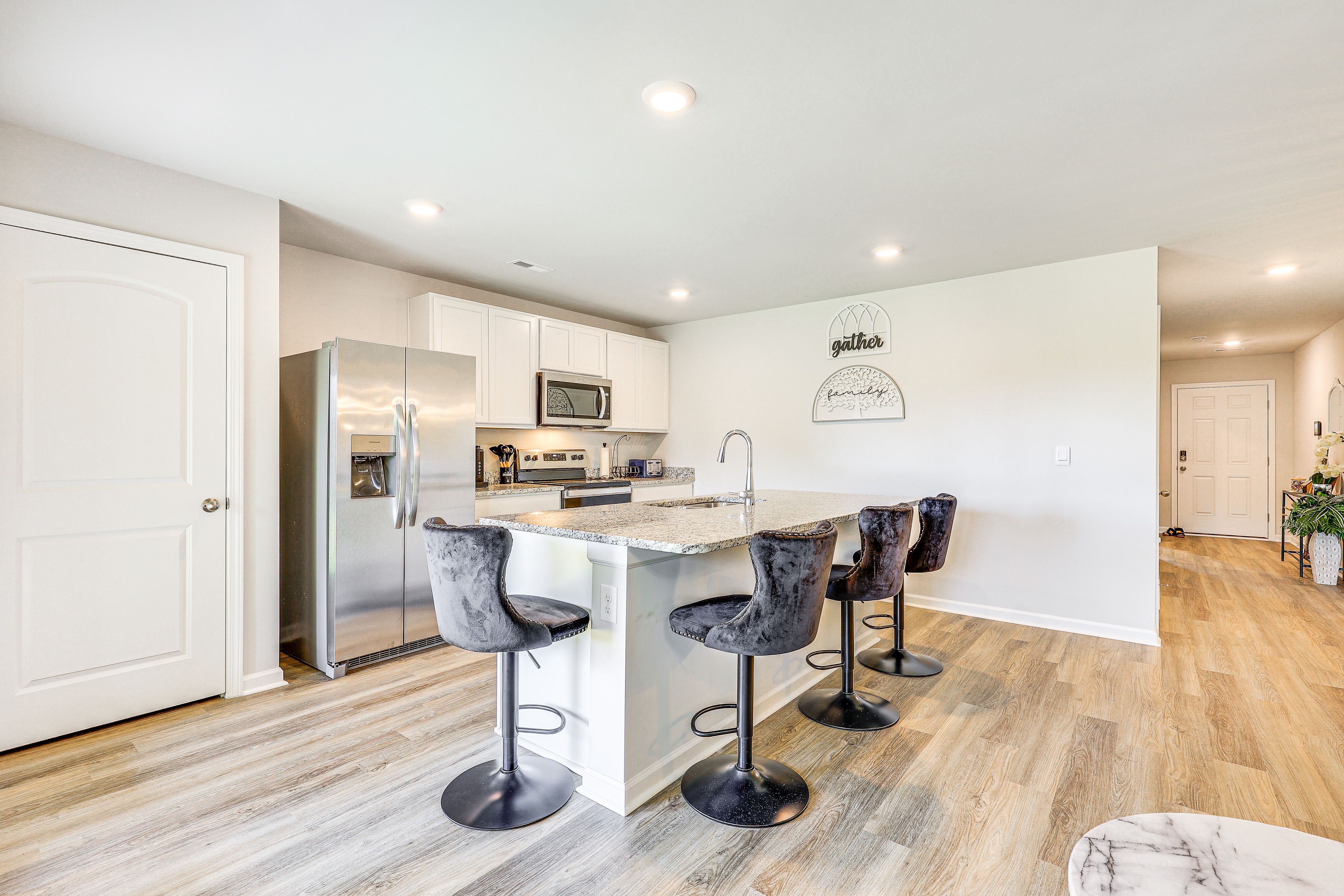 Kitchen | Keurig Coffee Maker | Toaster | Smoothie Blender | Waffle Maker