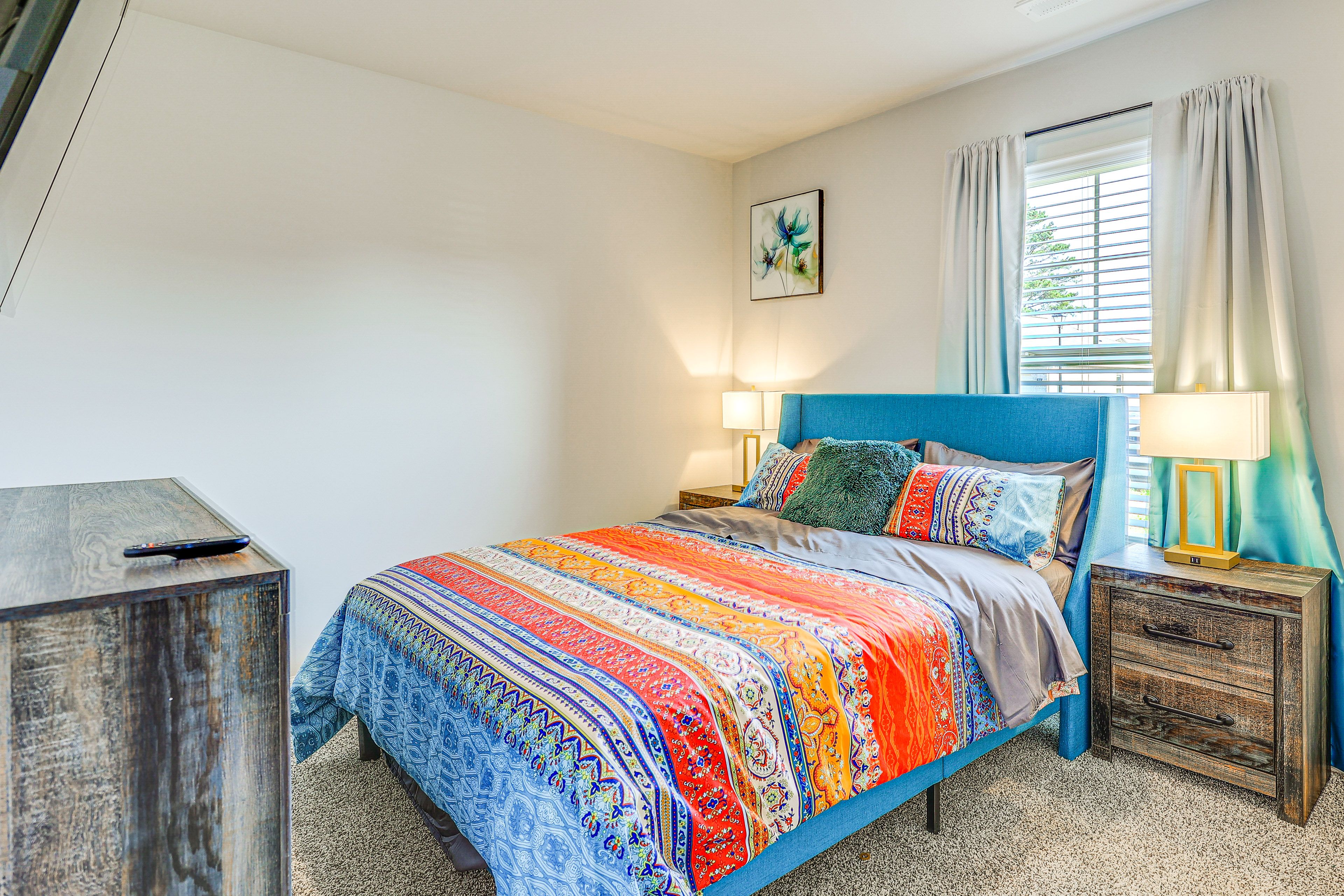 Bedroom 2 | Queen Bed