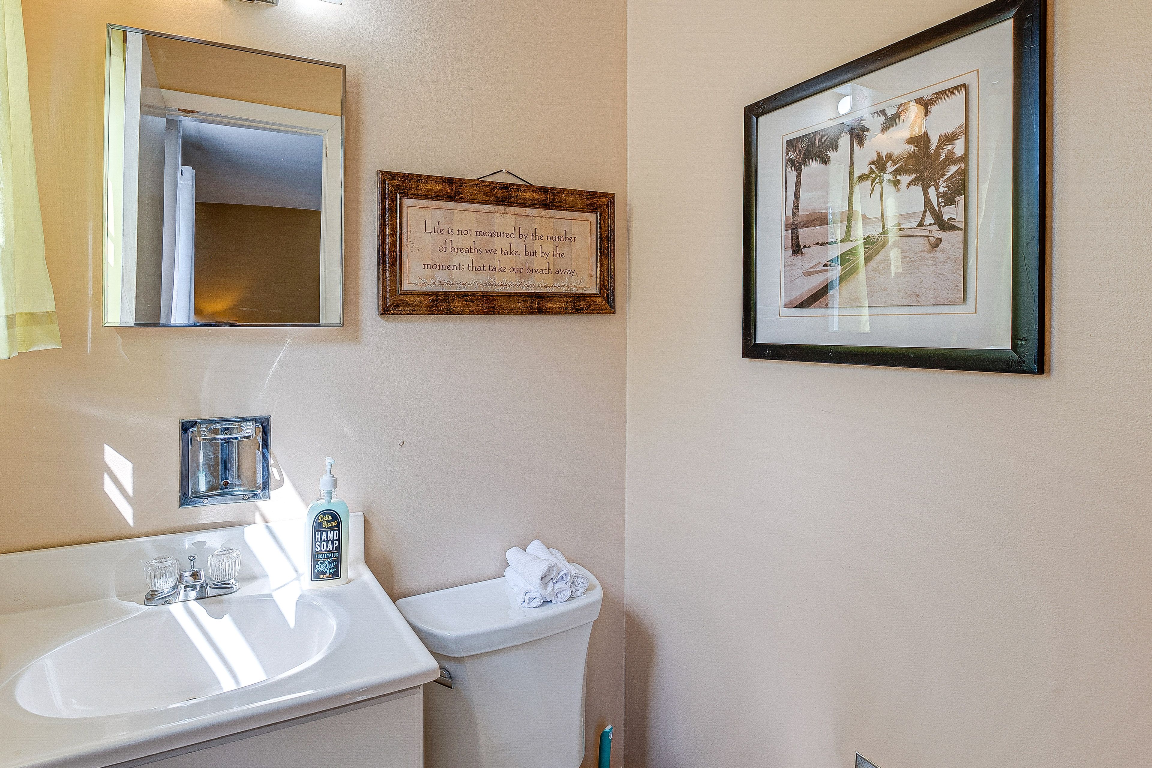 Half Bathroom | Upper Level | Complimentary Toiletries