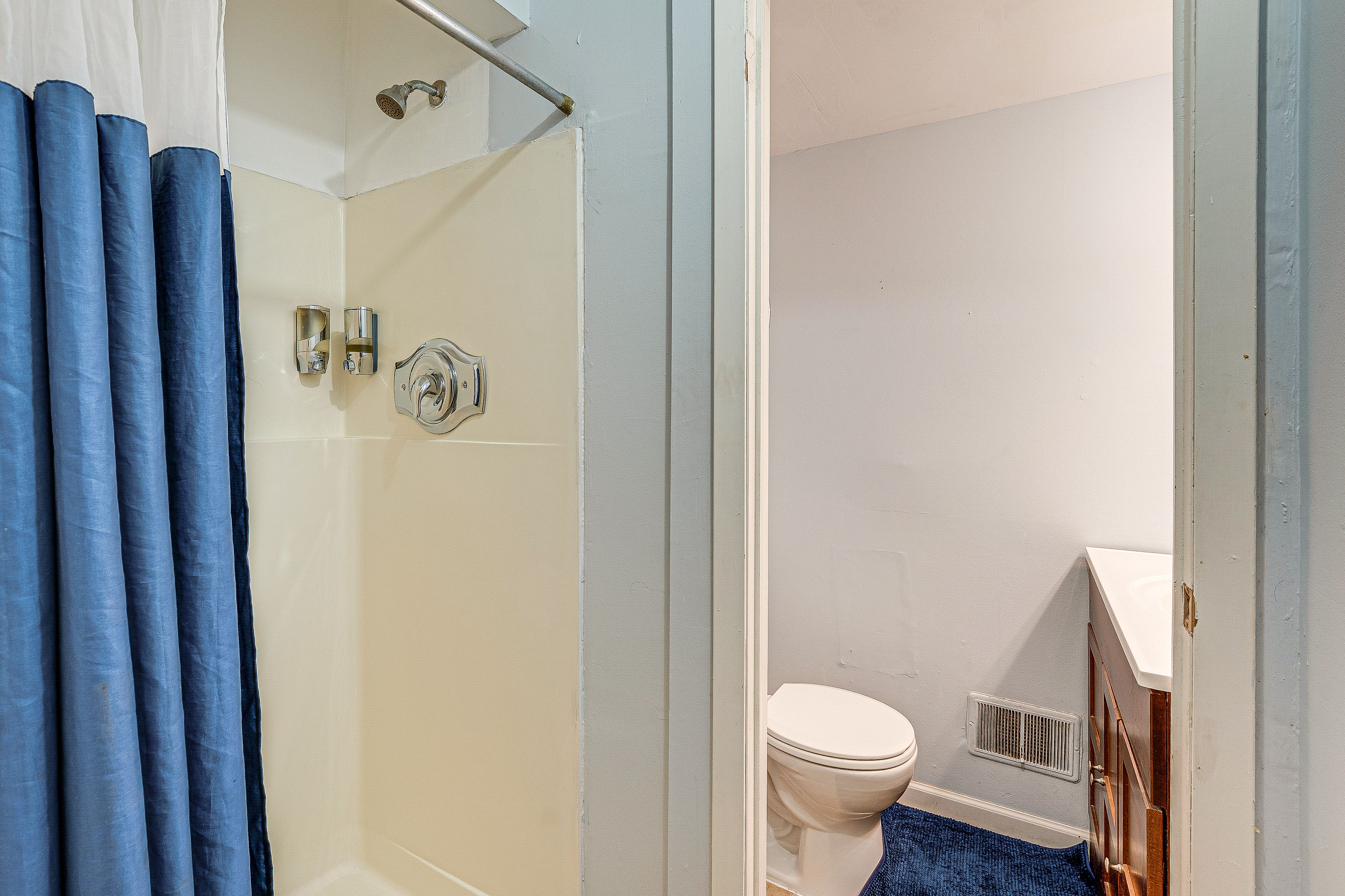 Full Bathroom | Lower Level | Complimentary Toiletries