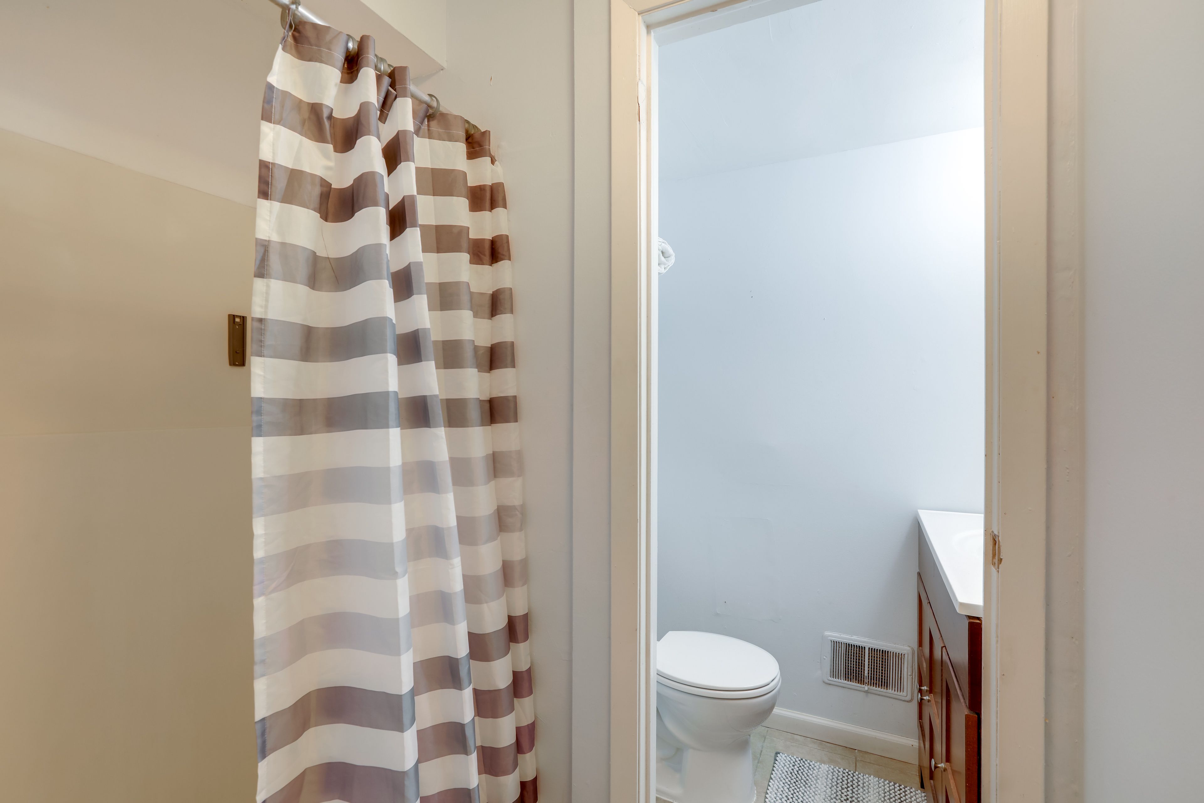 Full Bathroom | Lower Level | Complimentary Toiletries