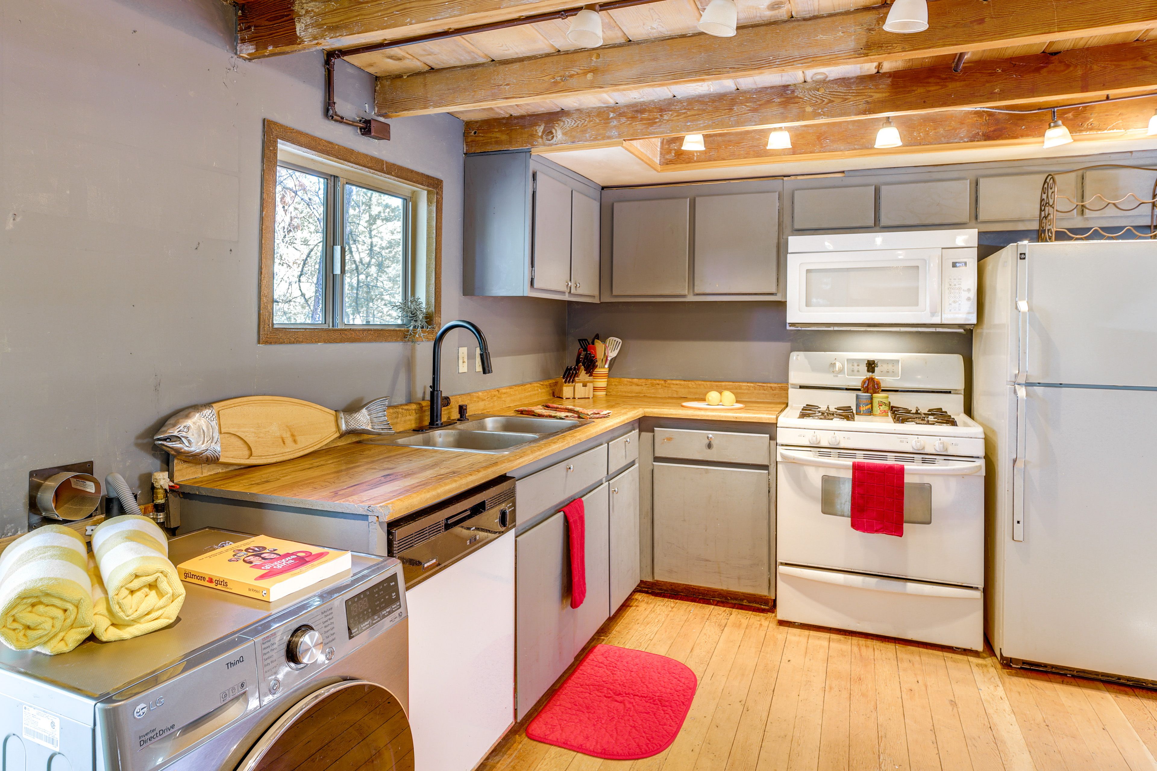 Kitchen | 1st Floor | Washer/Dryer Combo | Central Heating | Free WiFi