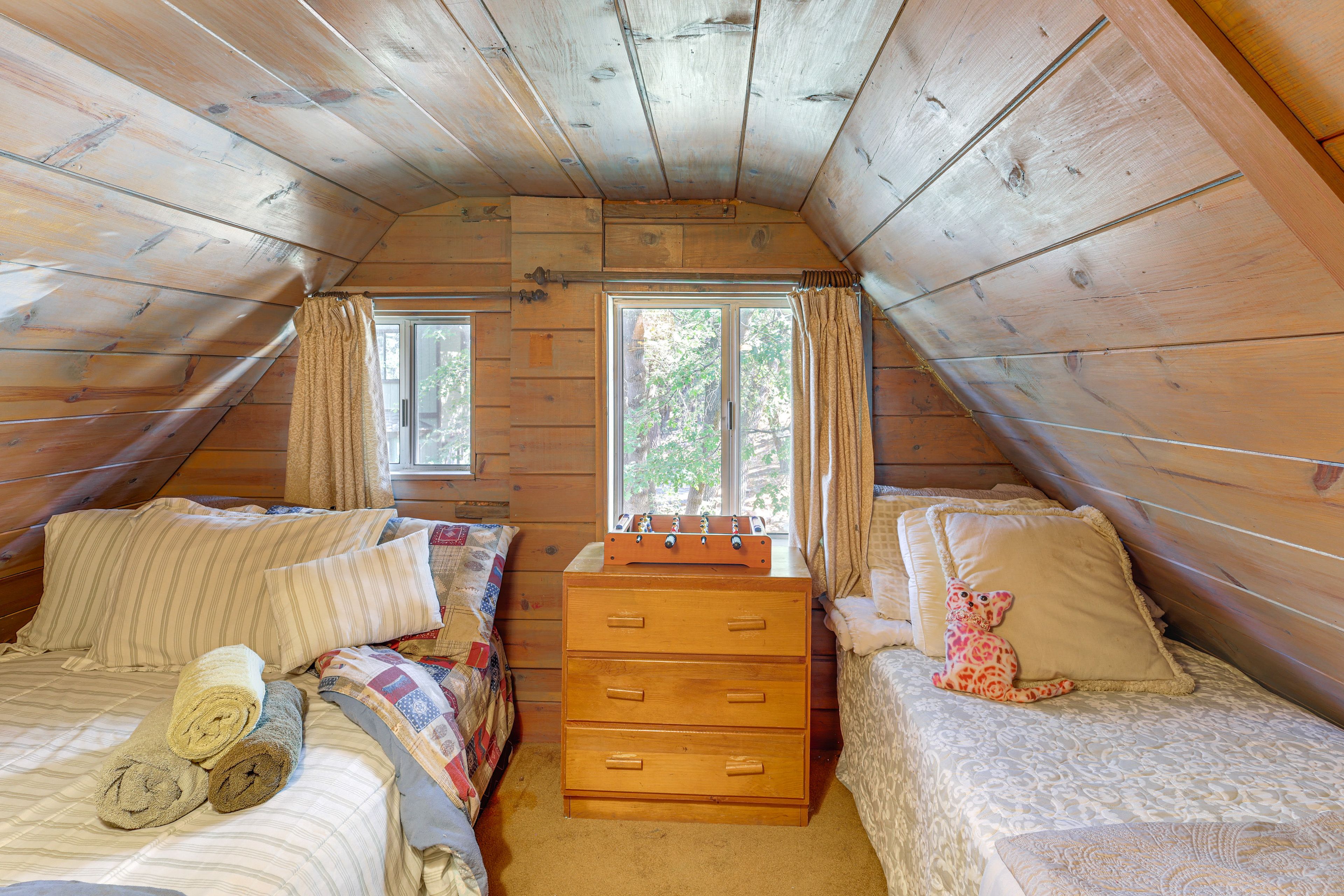 Bedroom 2 | 2nd Floor | Twin Bed | Full Bed | Linens Provided | 3-Drawer Dresser