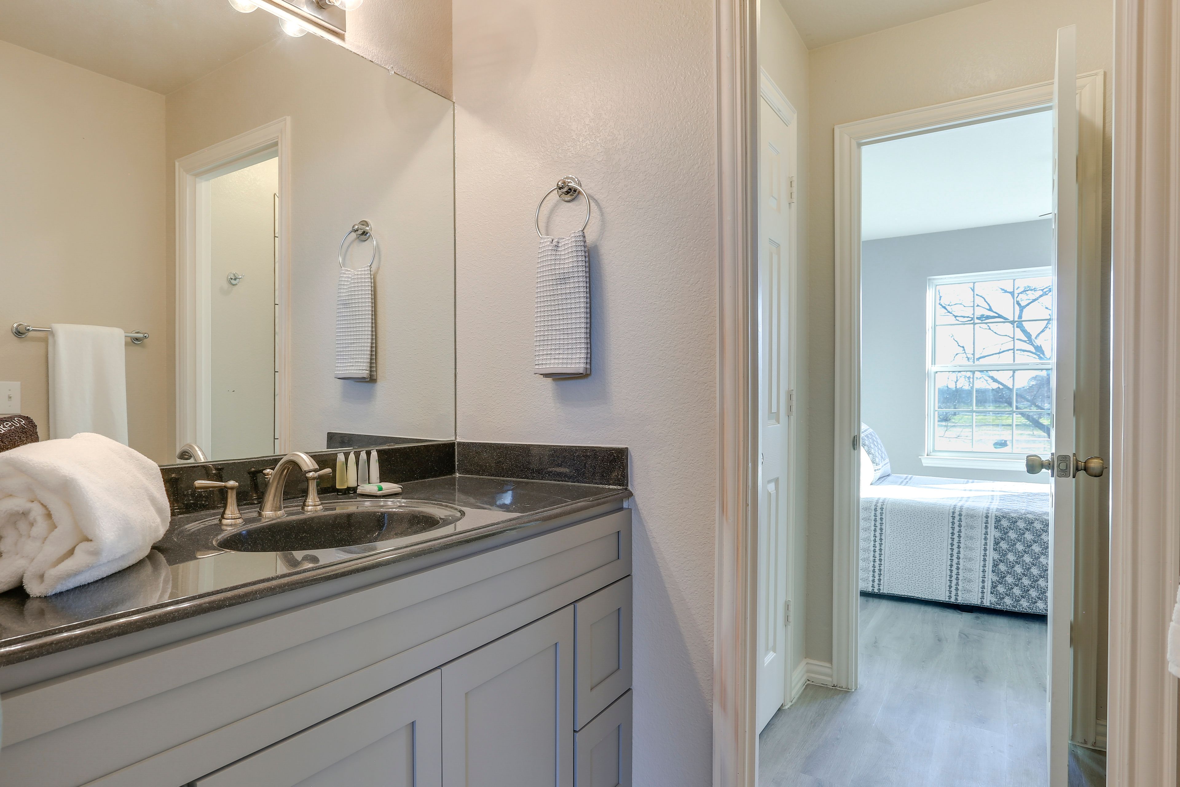 Full Bathroom | 2nd Floor