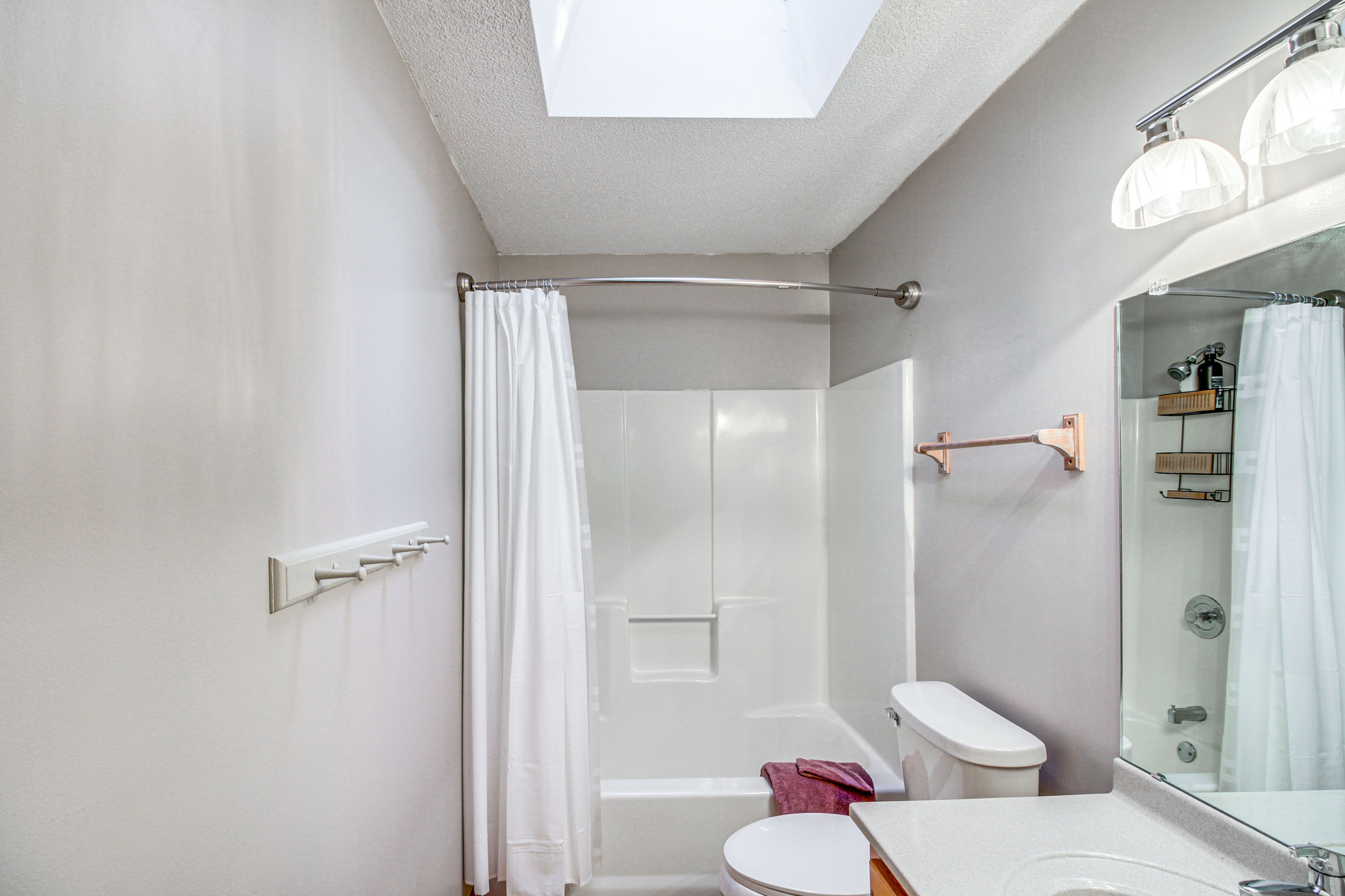 Full Bath | Towels | Hair Dryer | Main Level