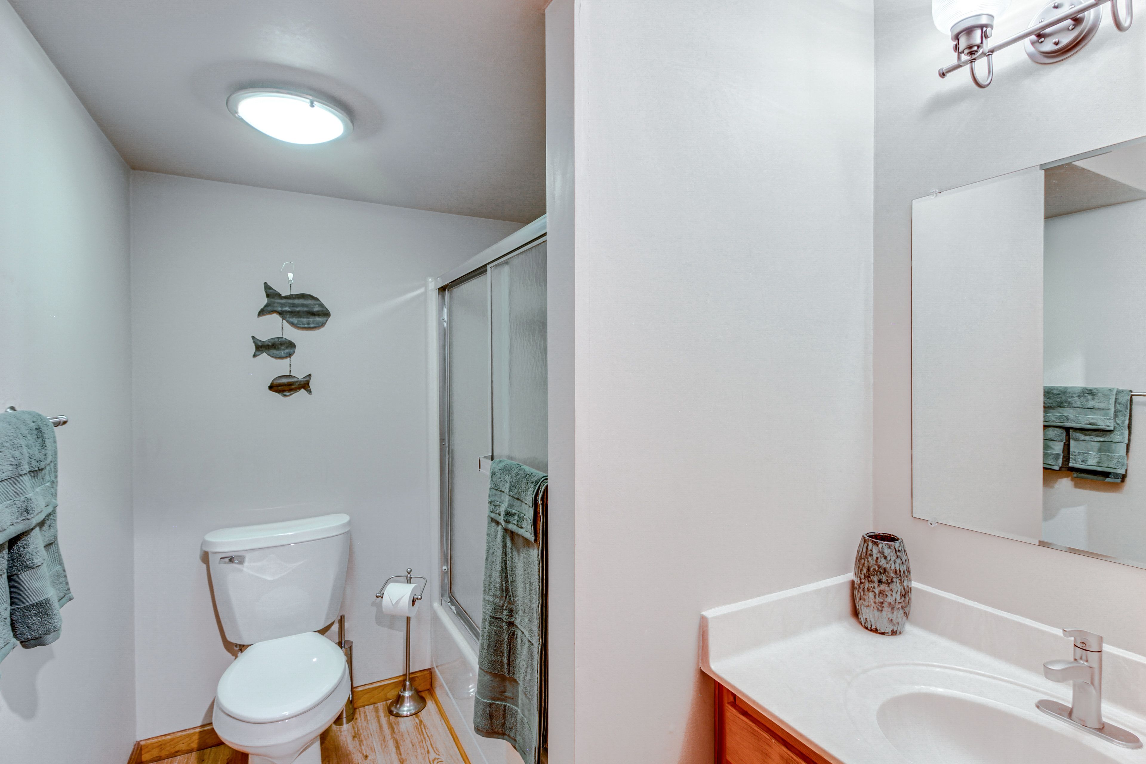 Full Bath | Complimentary Toiletries | Lower Level