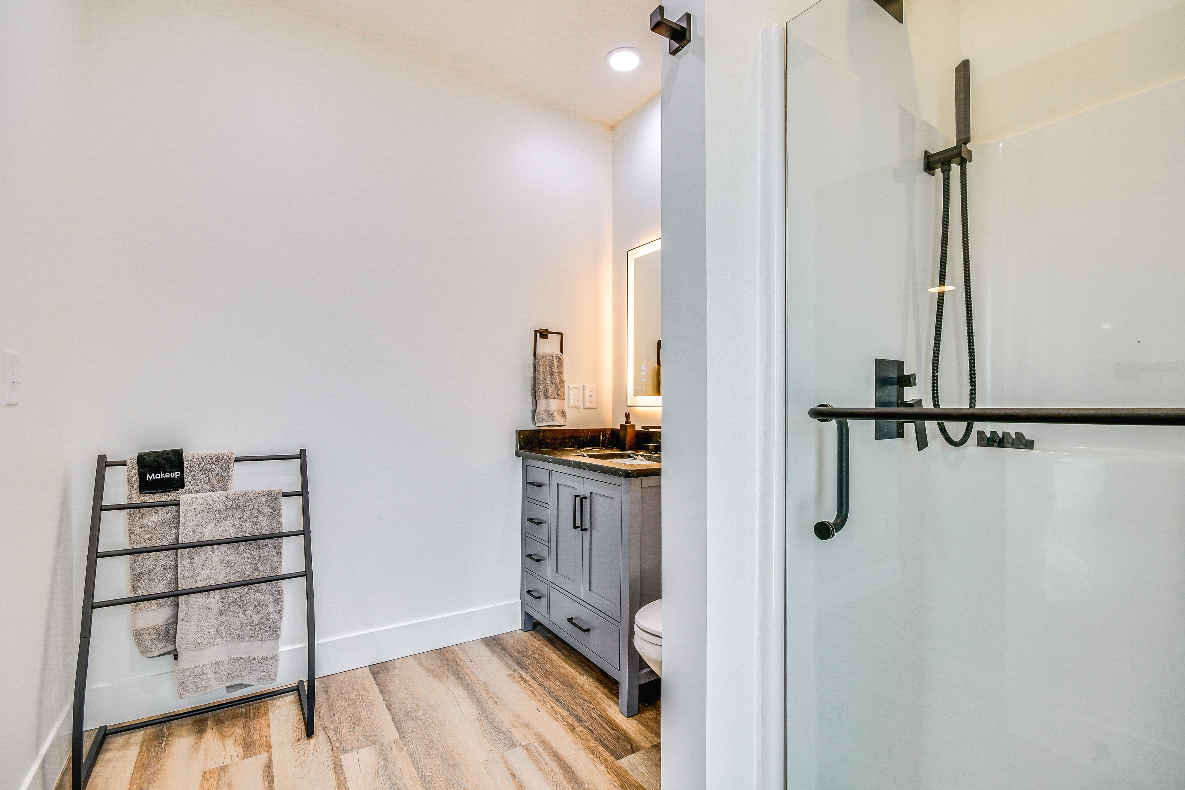 Full Bathroom | Basement