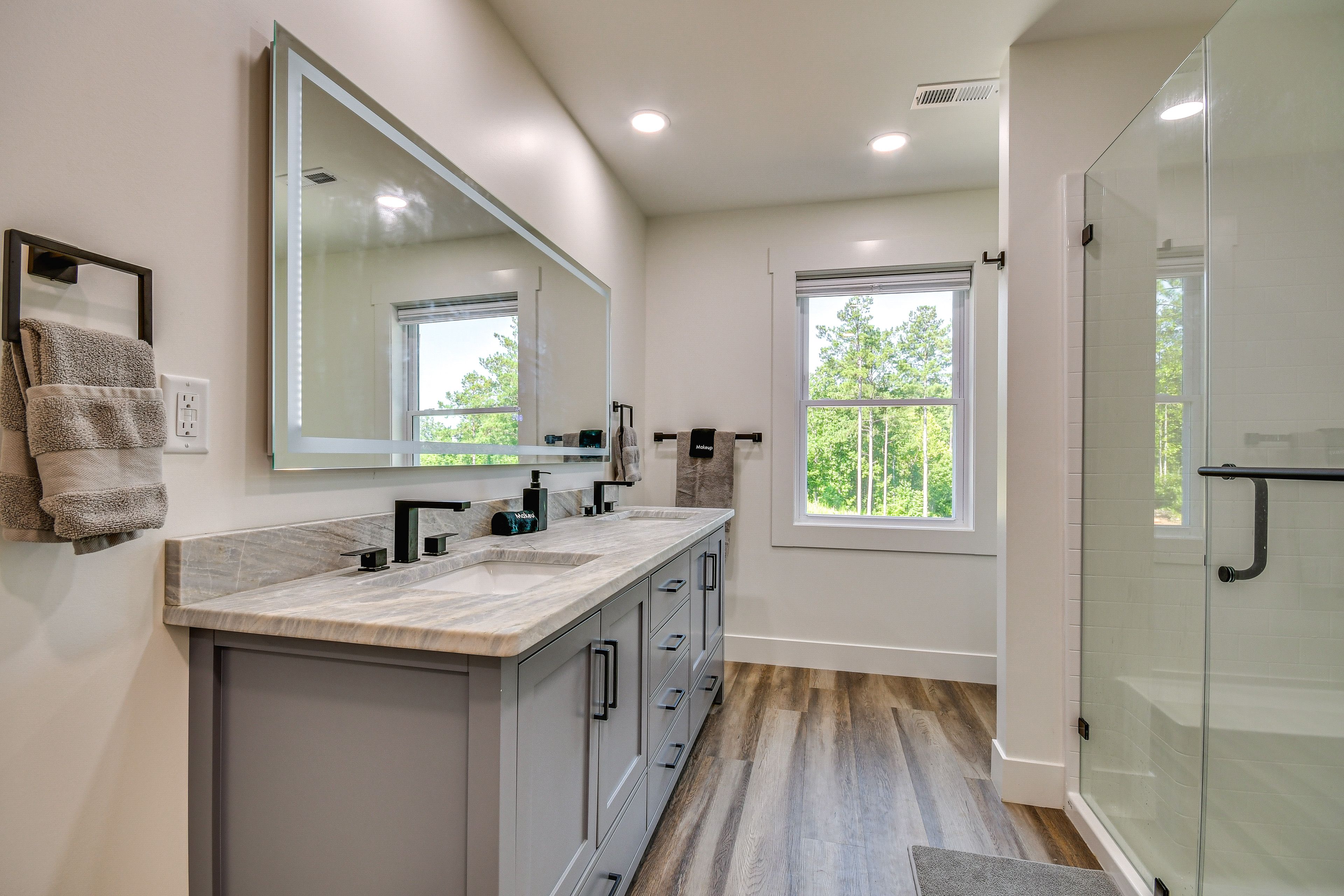 Full Bathroom | 2nd Floor