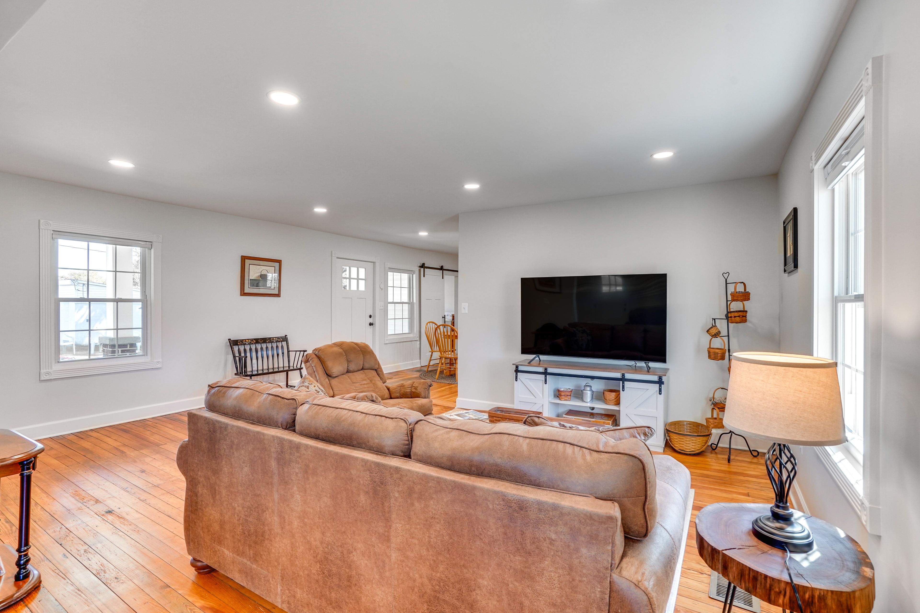 Living Room | Smart TV | 1st Floor