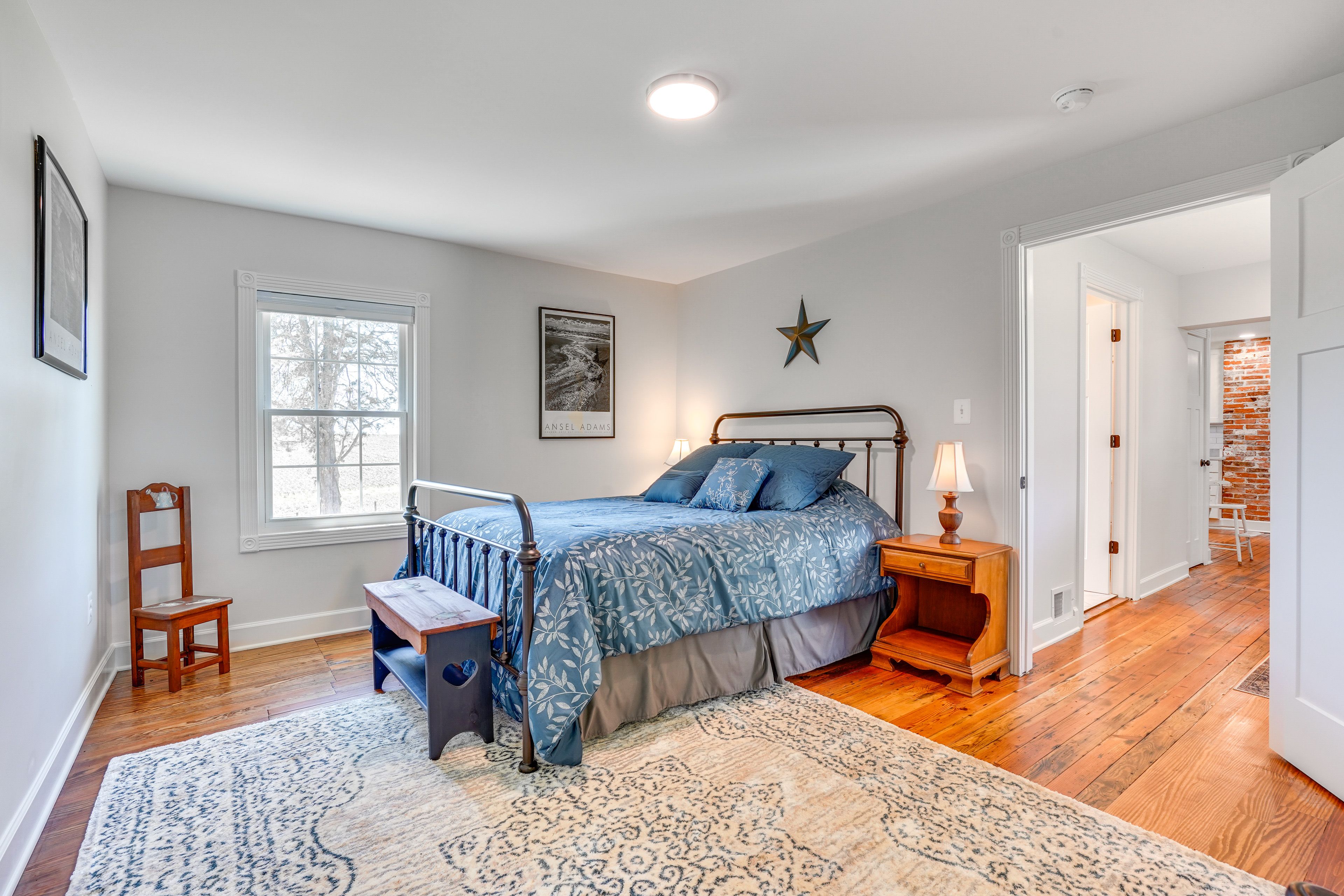 Bedroom 1 | Queen Bed | 1st Floor