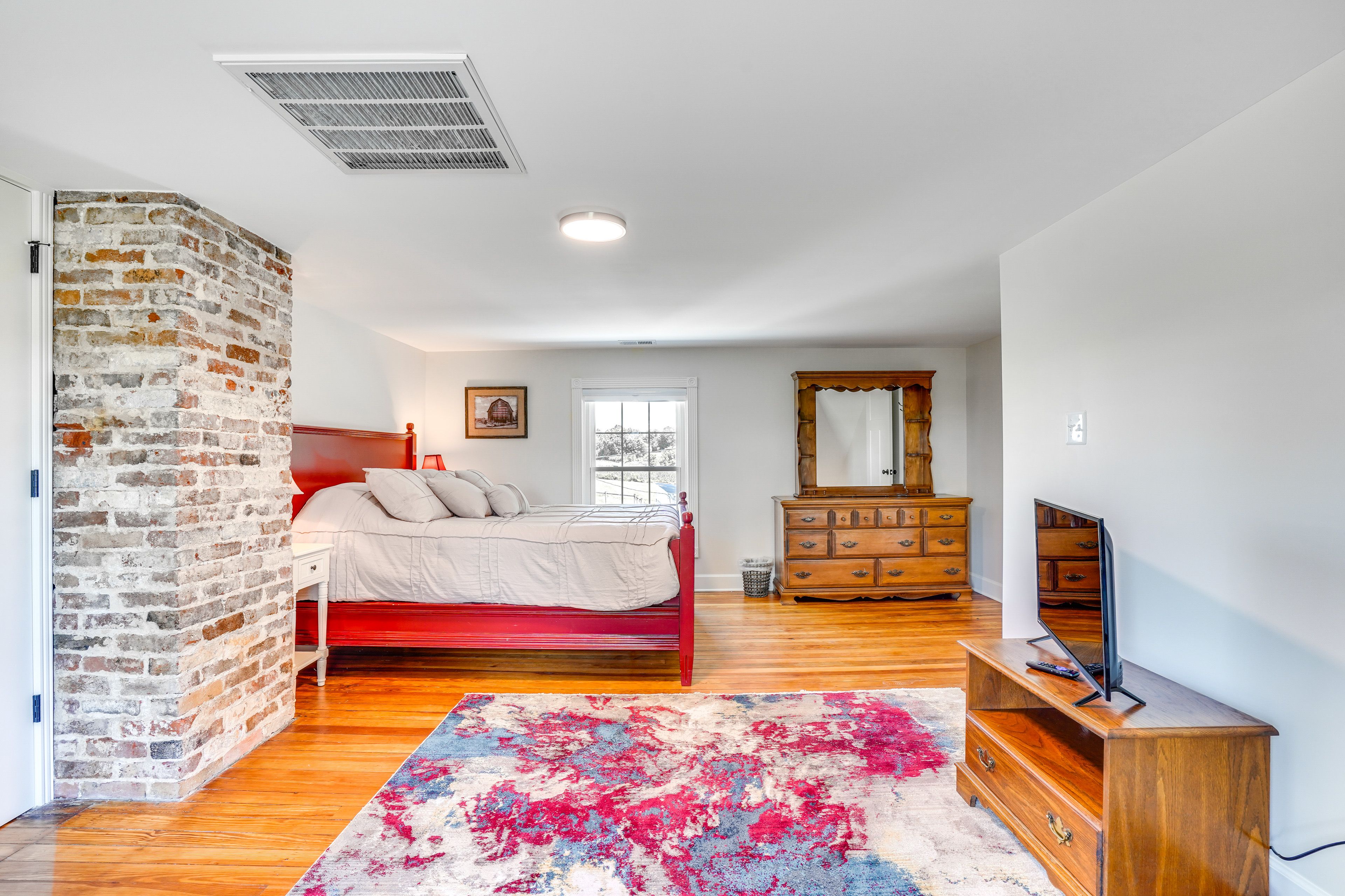 Bedroom 5 | Queen Bed | 2nd Floor