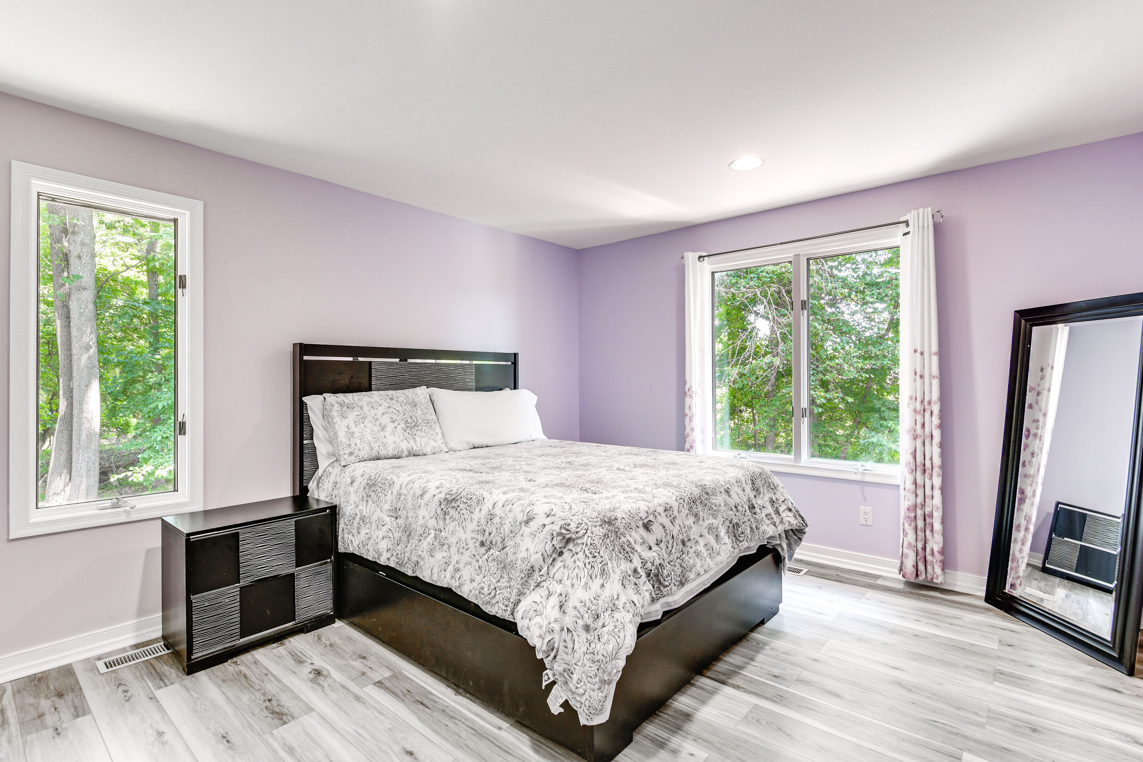 Bedroom 3 | Queen Bed