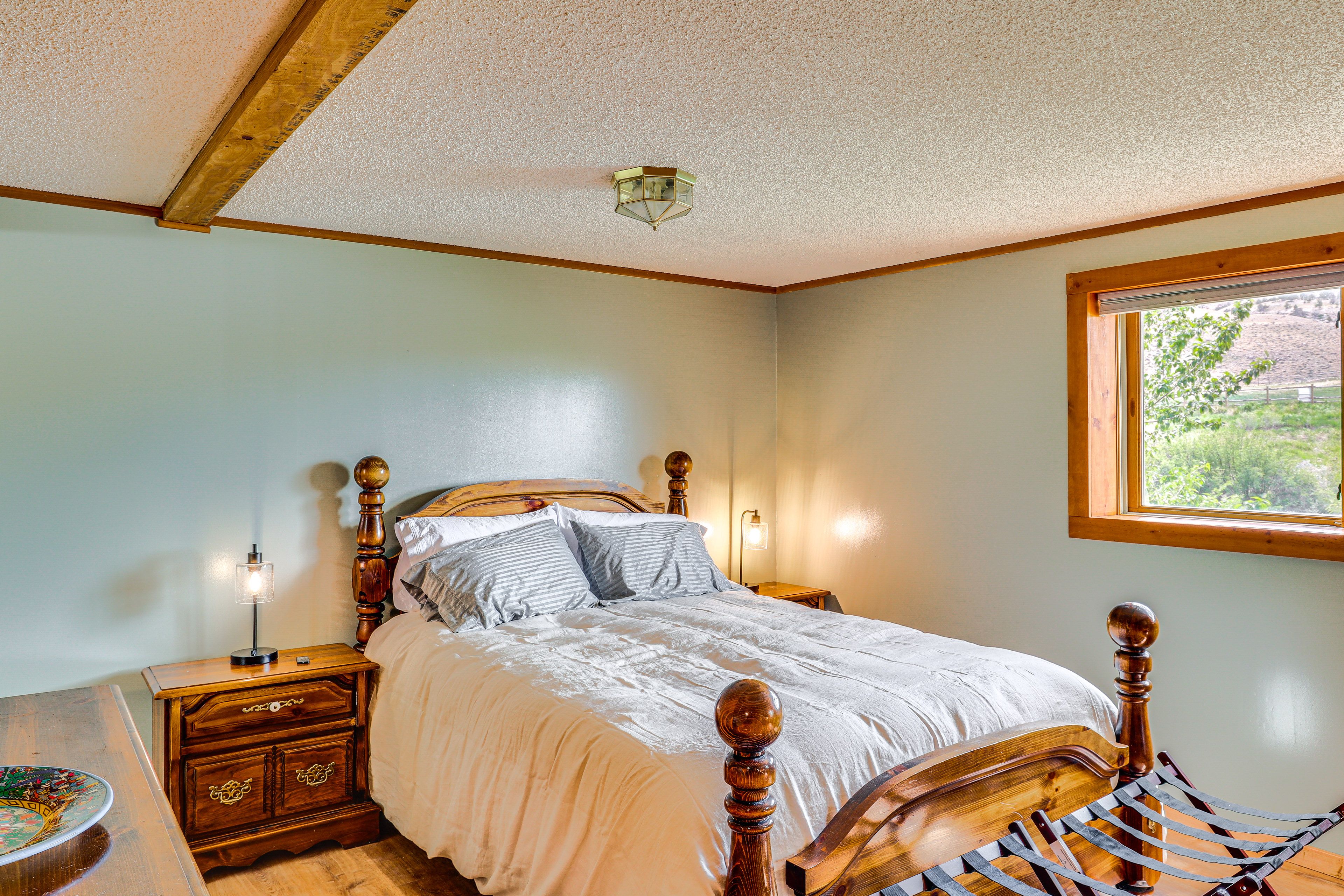 Bedroom 3 | Queen Bed | Bottom Floor
