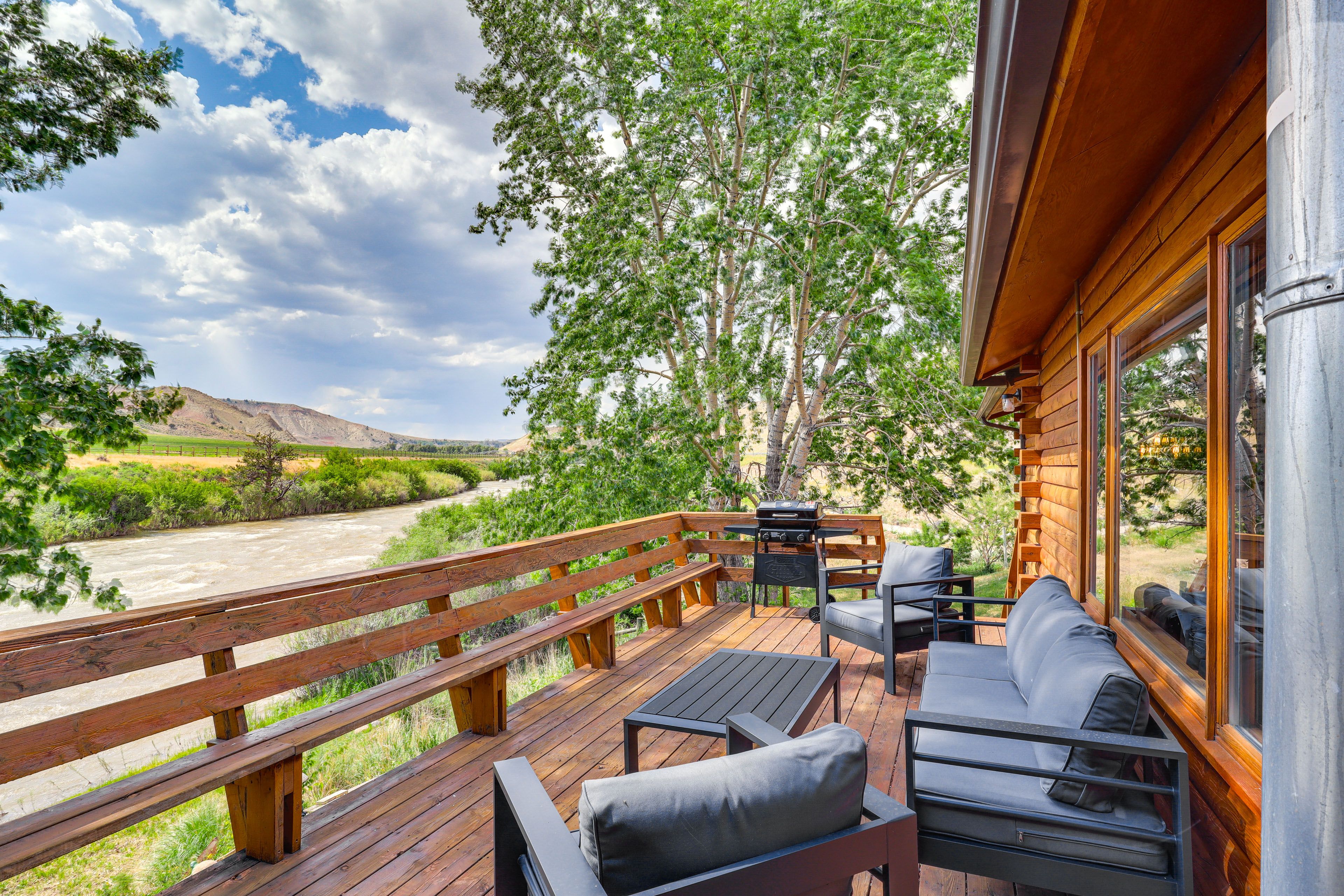 Dubois Vacation Rental | 3BR | 3BA | 1,356 Sq Ft | Steps Required