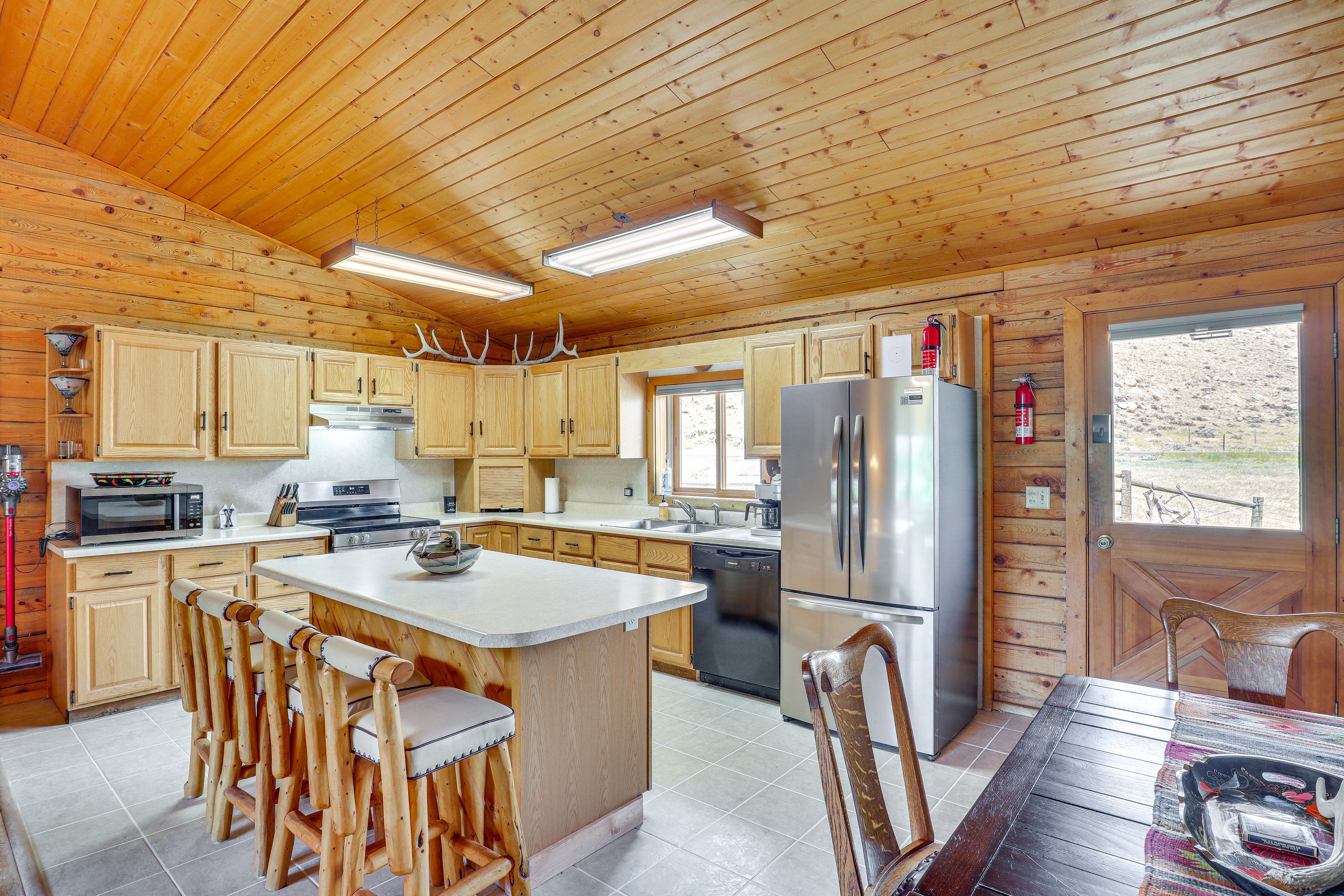Kitchen | Dining | Cooking Basics Supplied | Top Floor