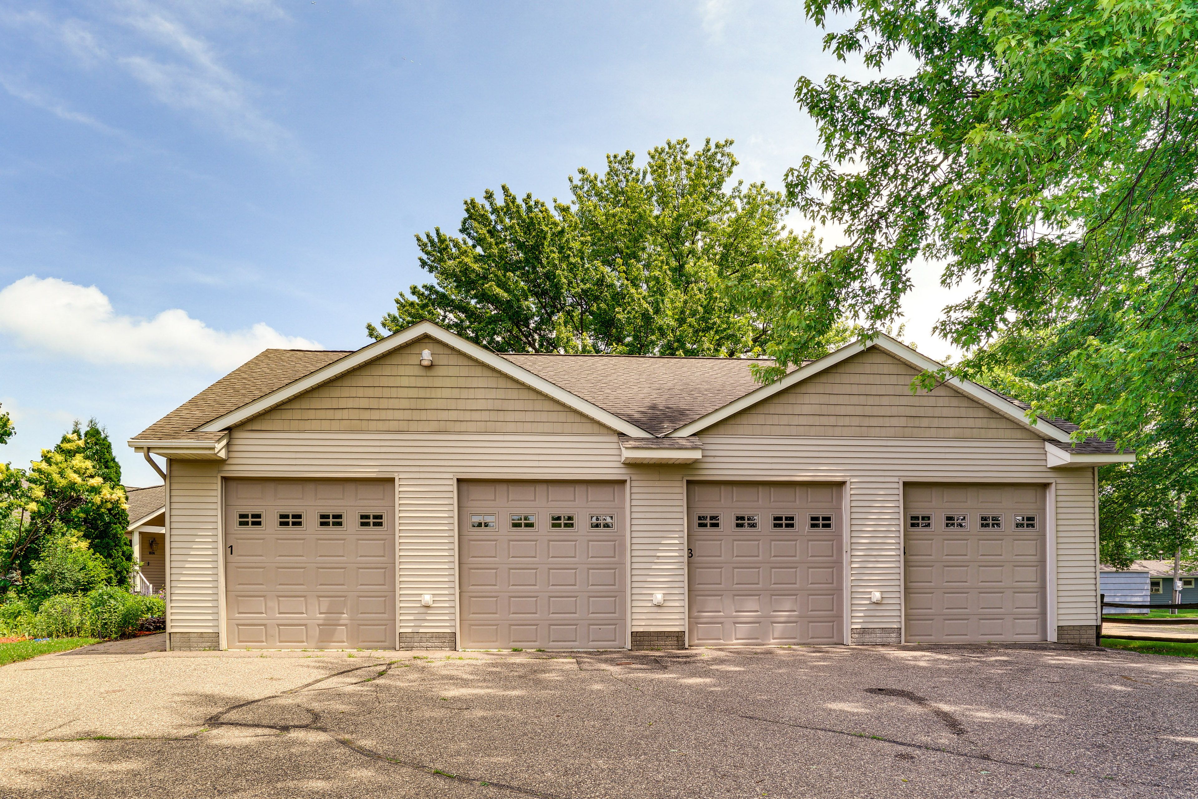 Parking | Driveway (2 Vehicles) | RV/Trailer Parking Allowed